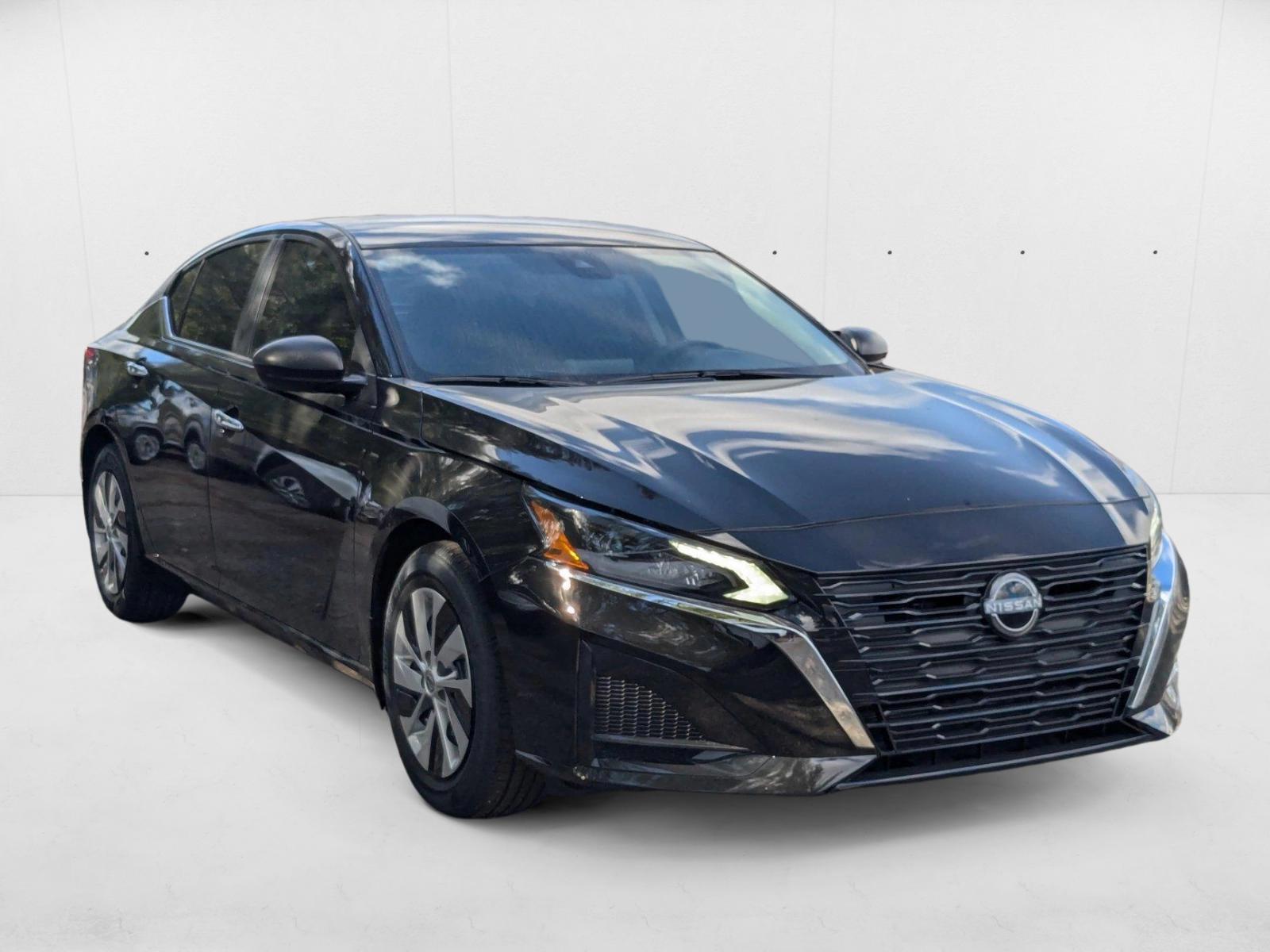 2025 Nissan Altima S - Photo 6