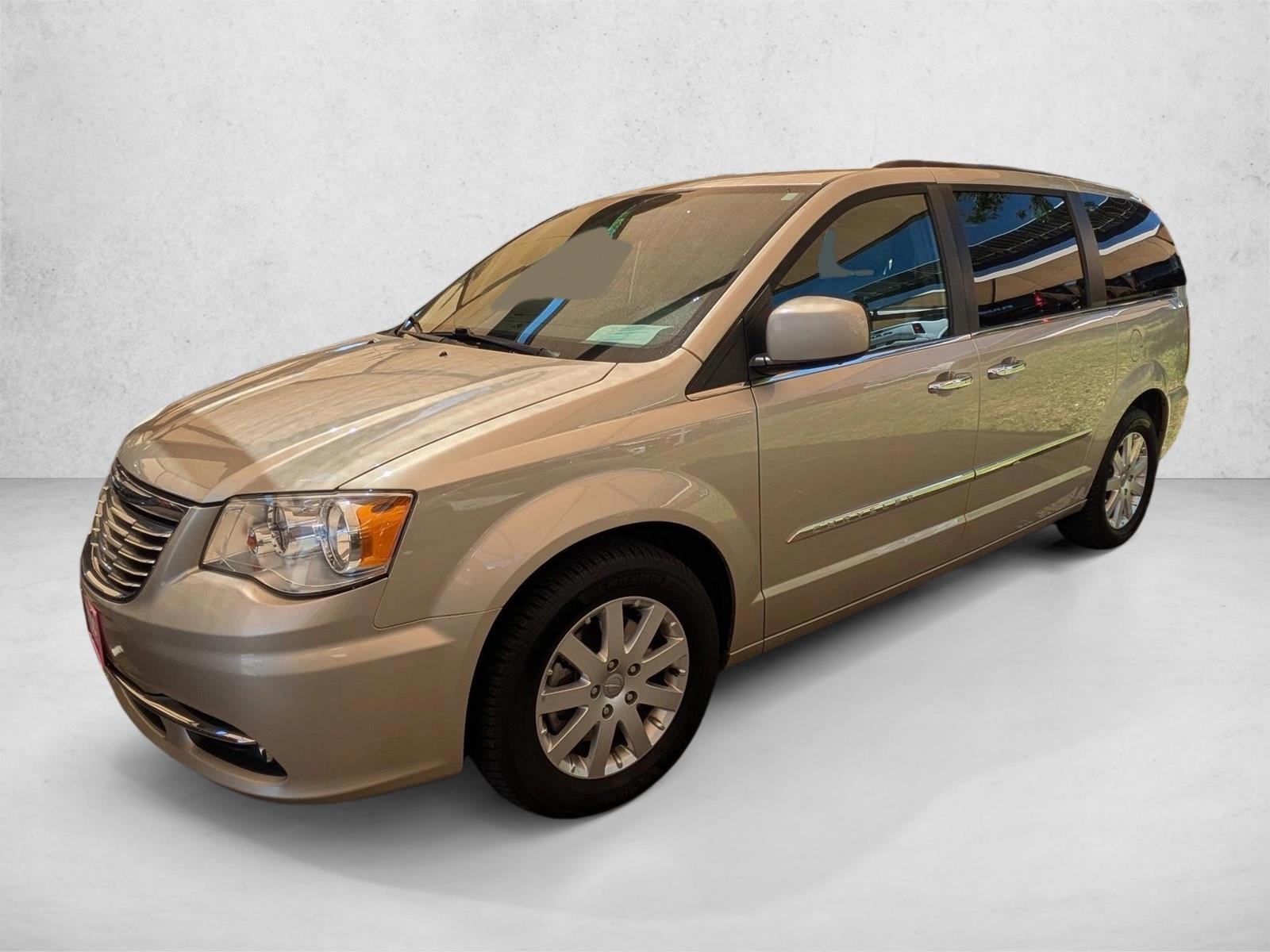Thumbnail: 2015 Chrysler Town & Country - 1