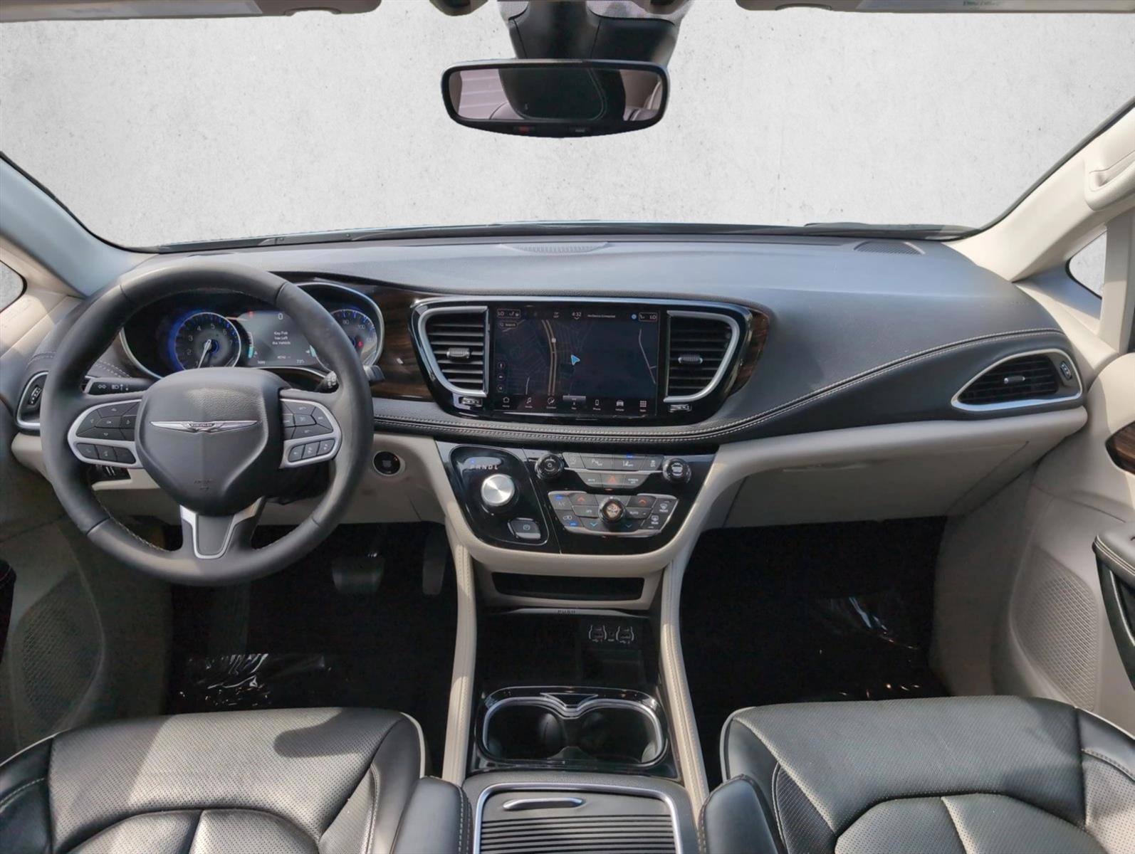Thumbnail: 2024 Chrysler Pacifica - 3