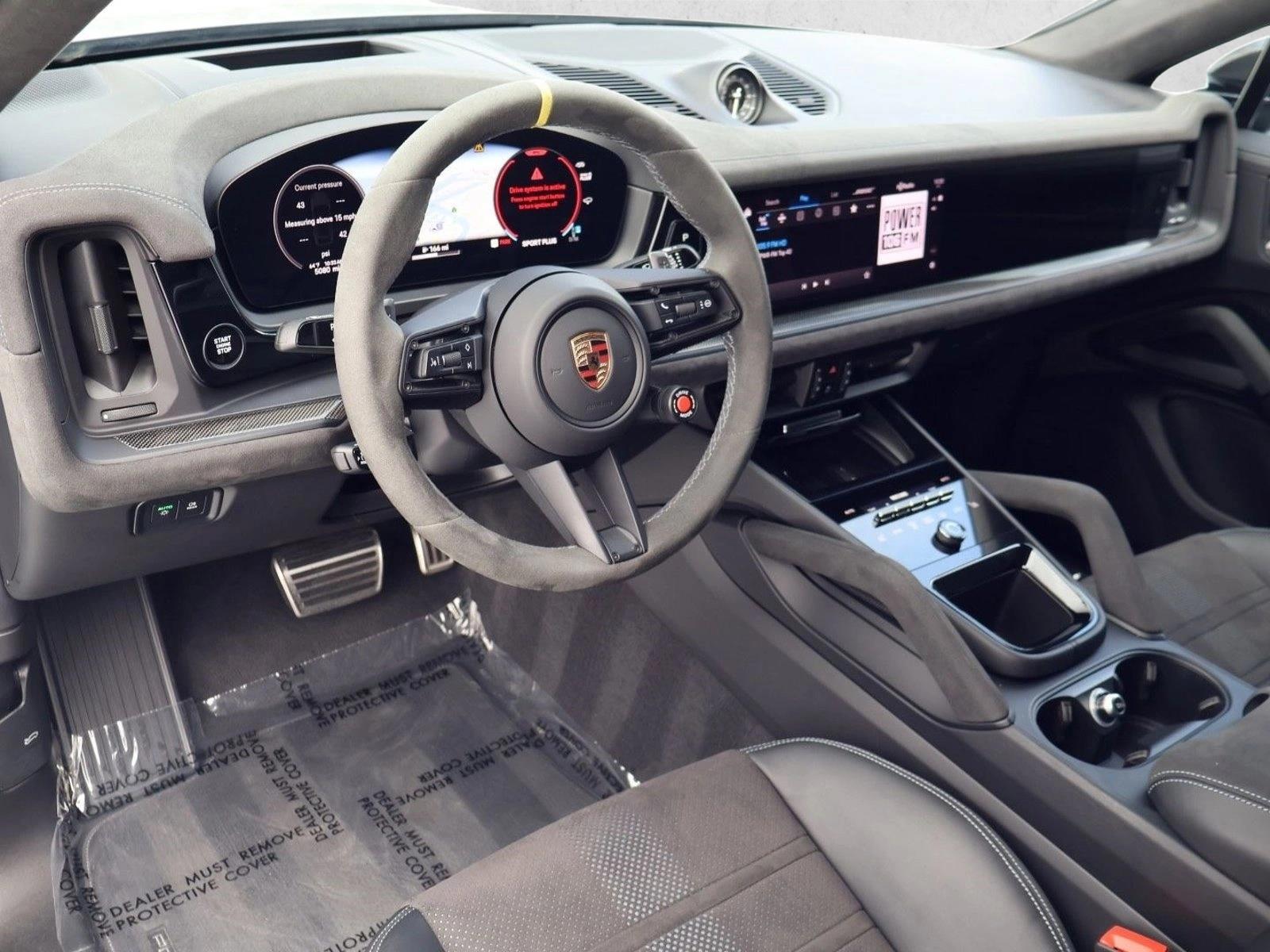 Thumbnail: 2025 Porsche Cayenne - 3