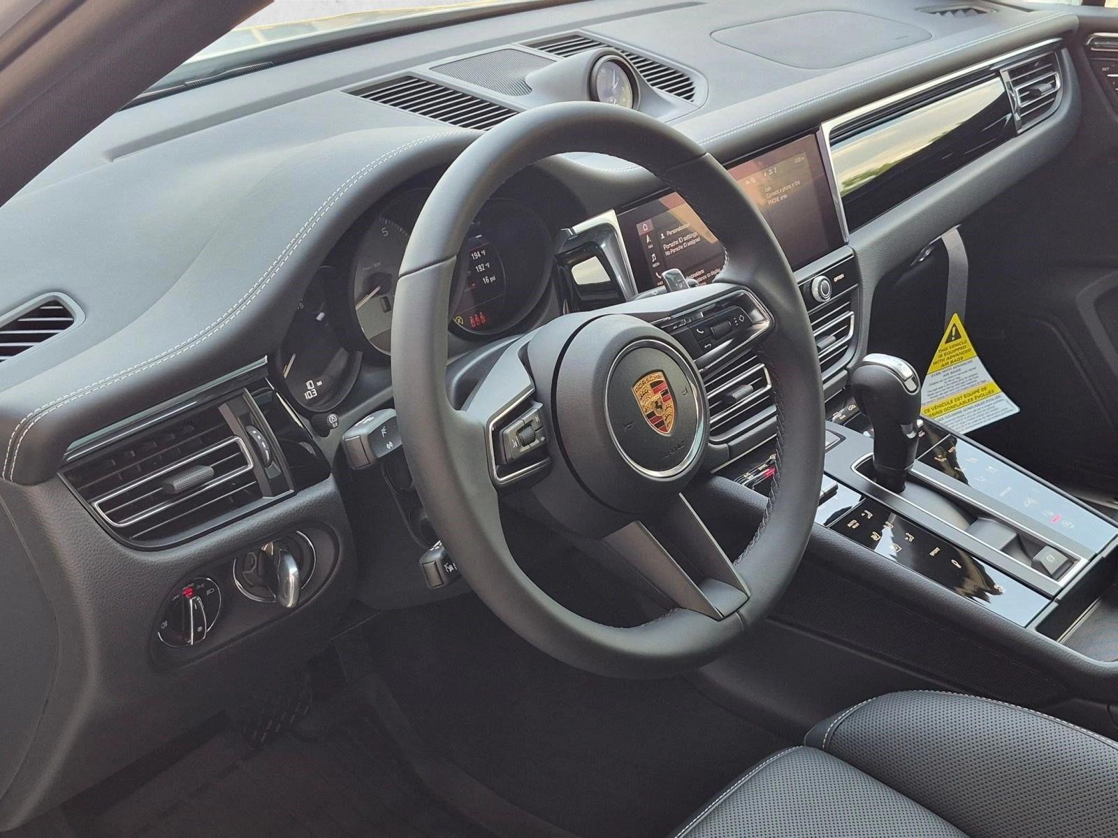 Thumbnail: 2026 Porsche Macan - 3