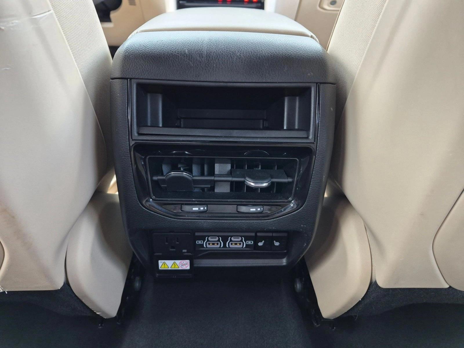 2023 Jeep Grand Cherokee Limited - Photo 17