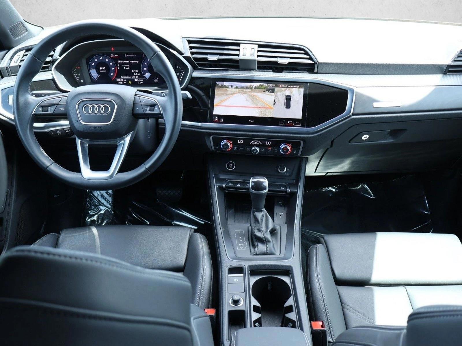 Thumbnail: 2023 Audi Q3 - 4