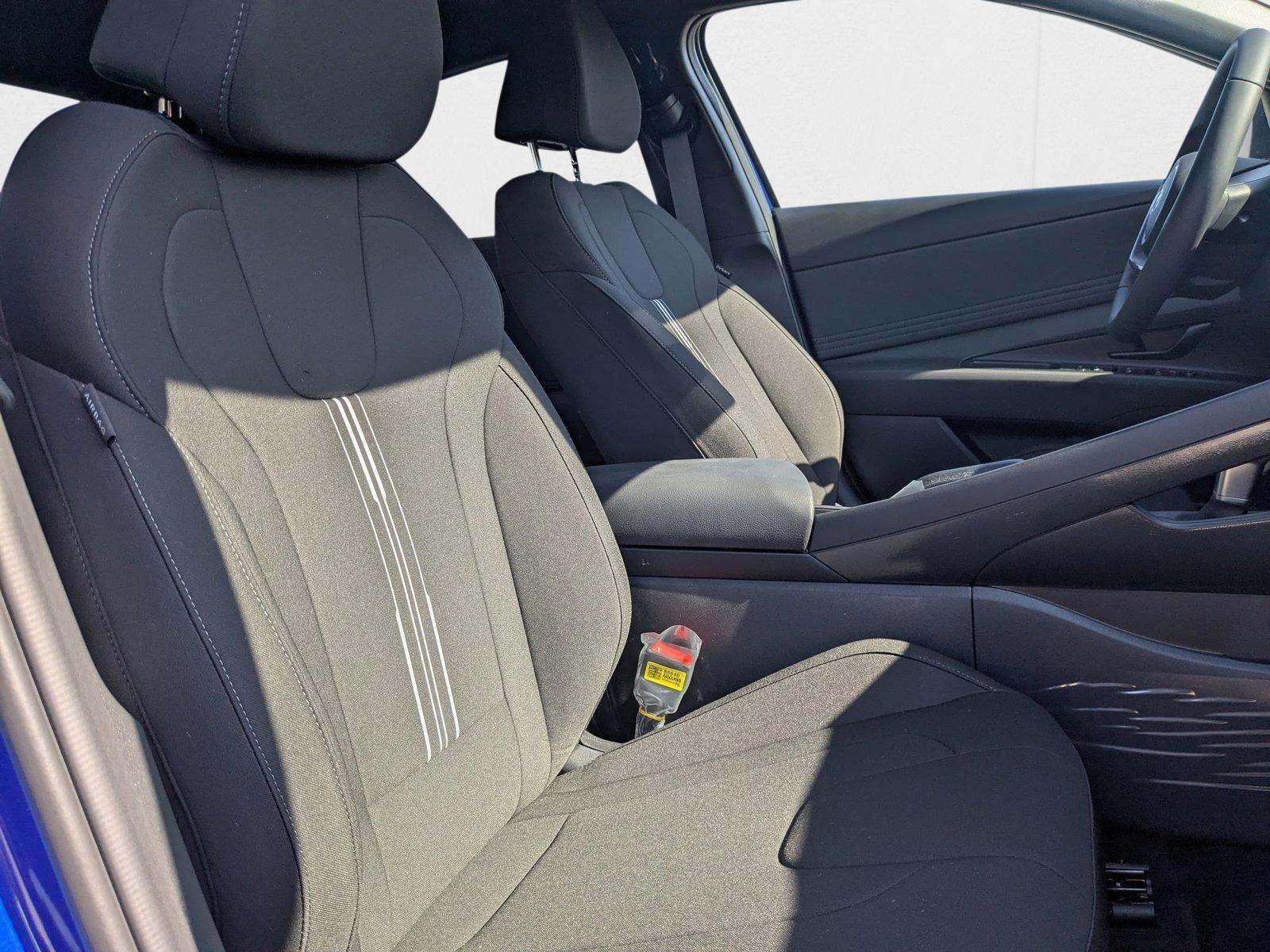 2025 Hyundai Elantra SEL - Photo 21