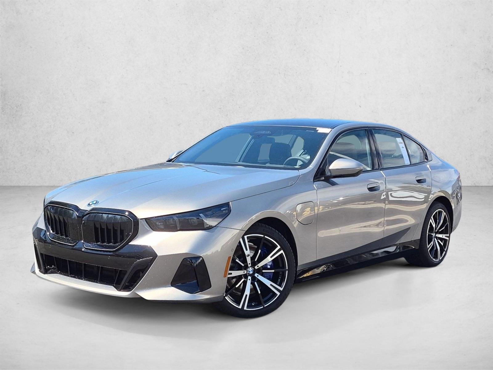 Thumbnail: 2026 BMW 5 Series - 1