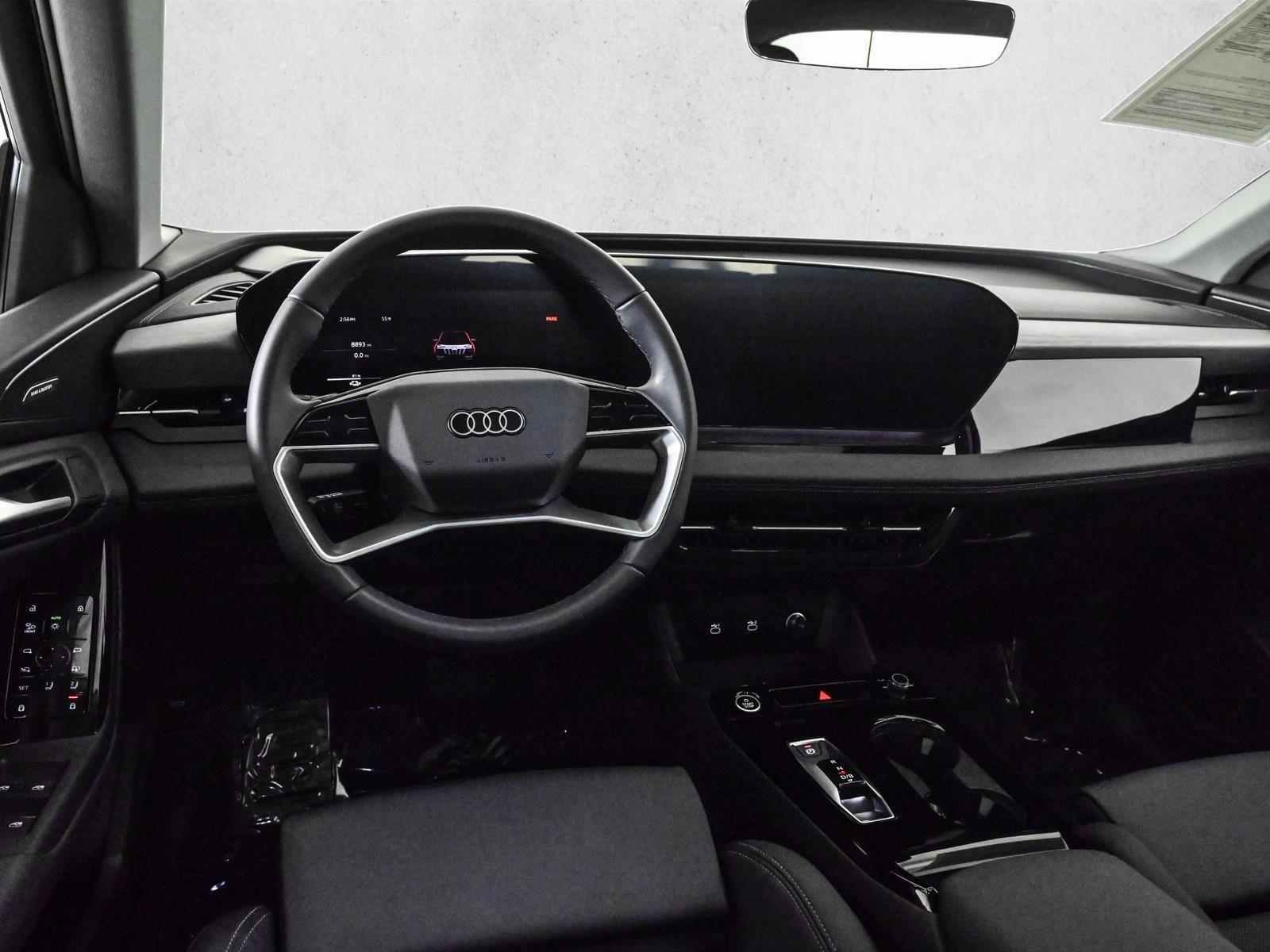 Thumbnail: 2025 Audi Q6 e-tron - 3