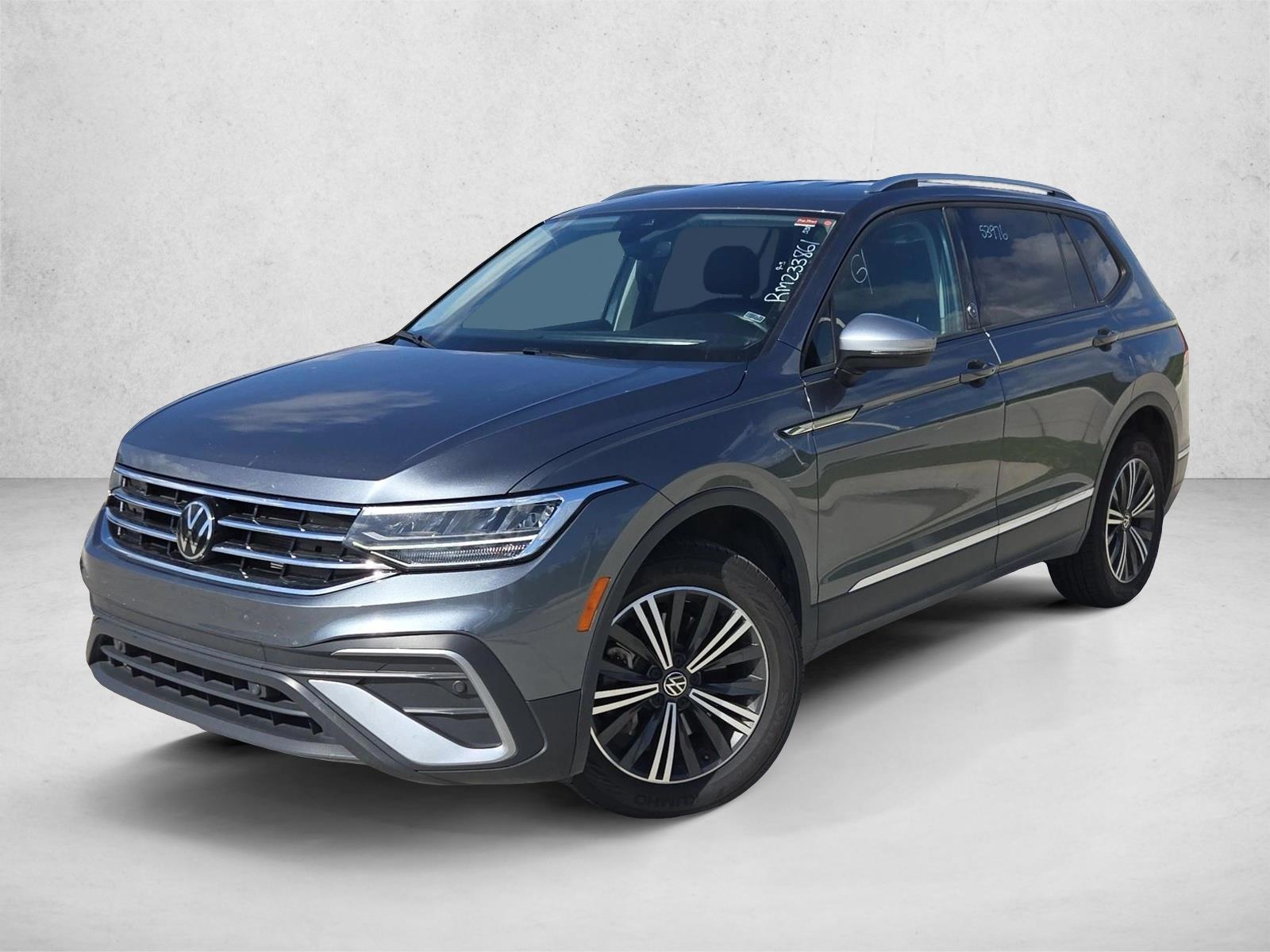 Thumbnail: 2024 Volkswagen Tiguan - 1