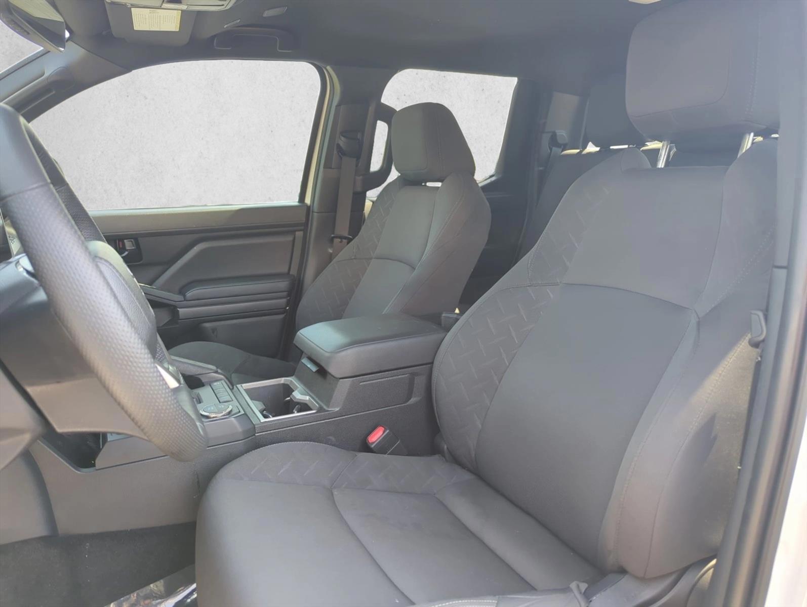2024 Toyota Tacoma SR5 - Photo 18