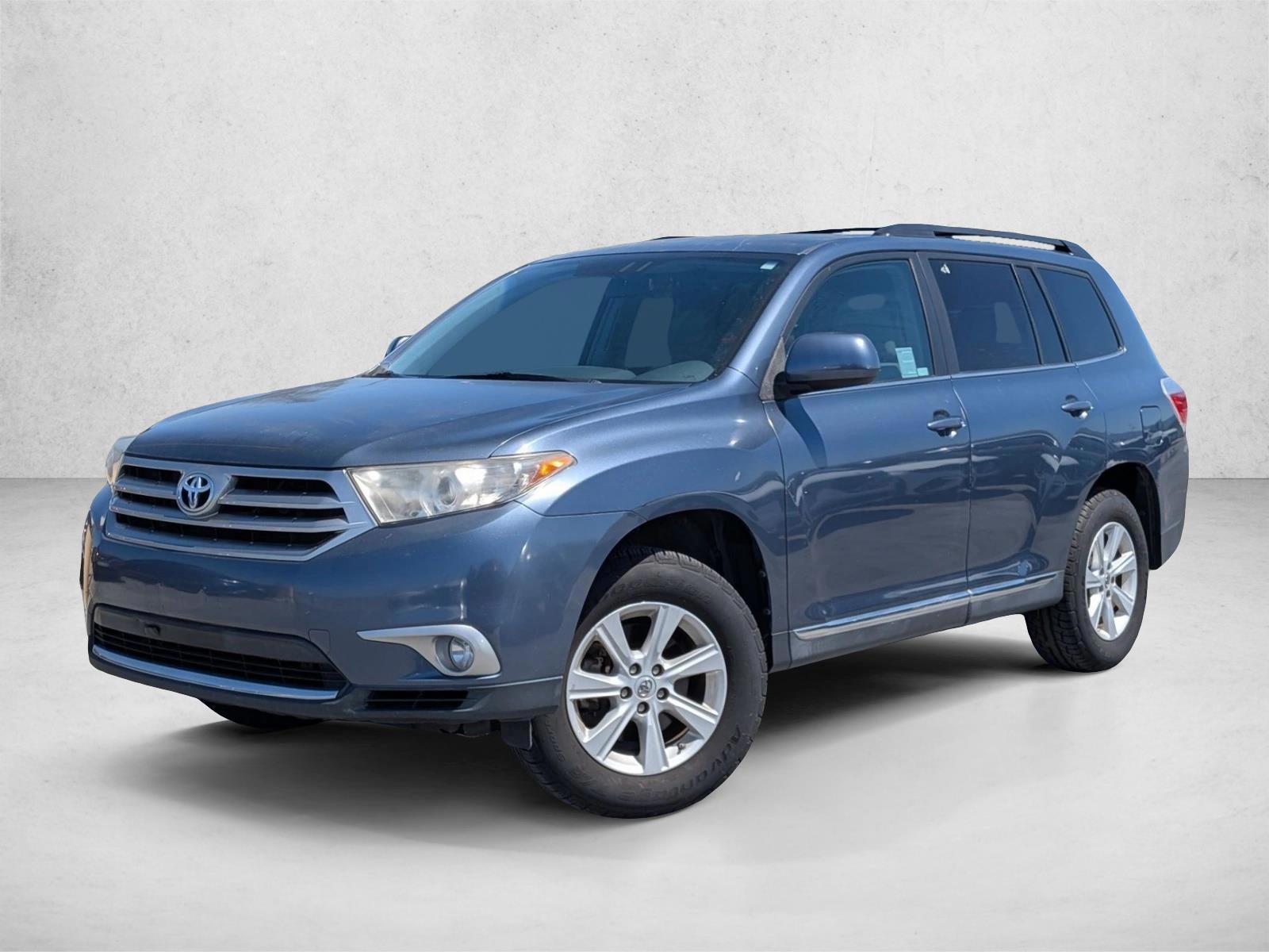 Thumbnail: 2013 Toyota Highlander - 1