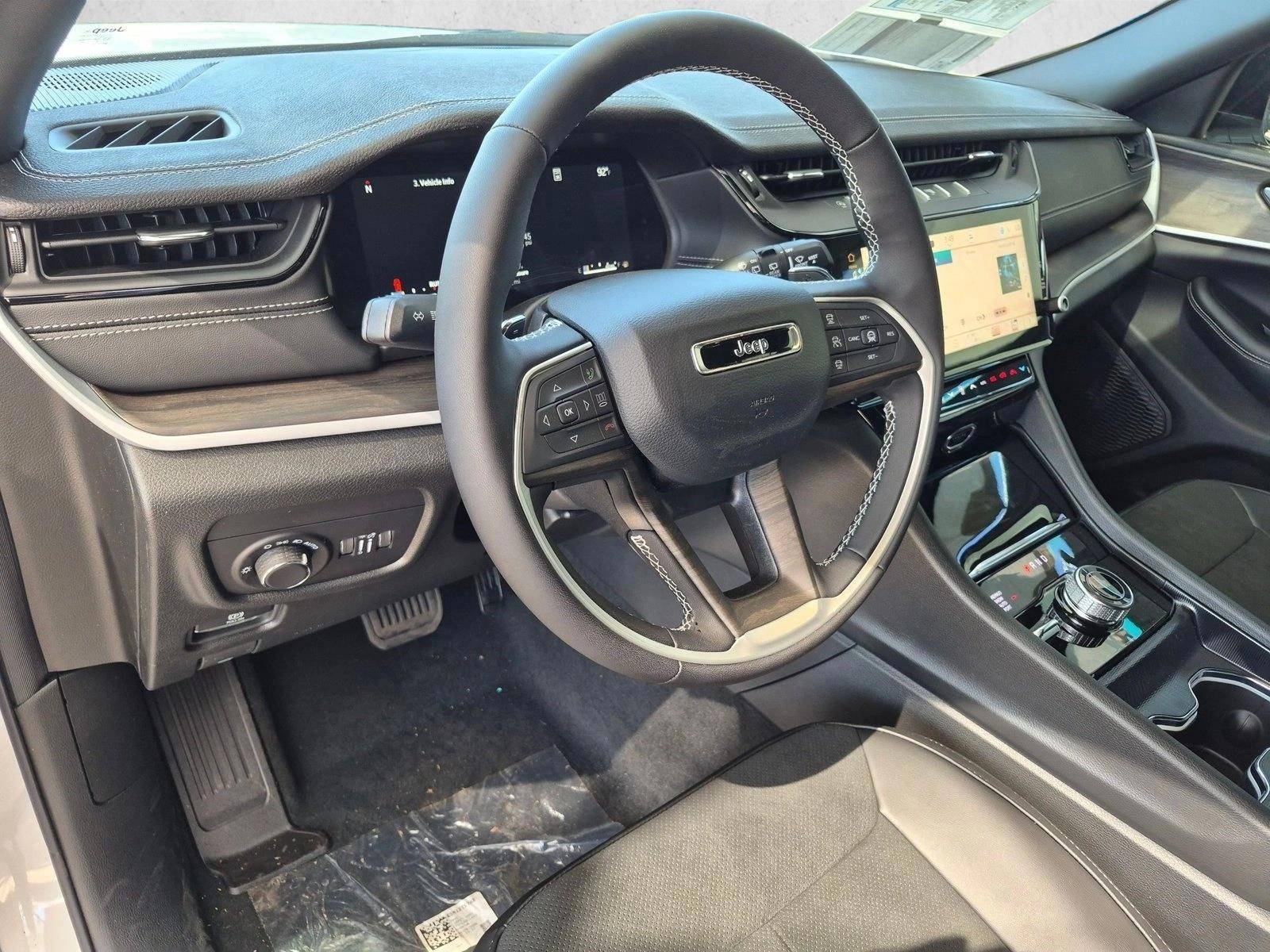 Thumbnail: 2026 Jeep Grand Cherokee - 3