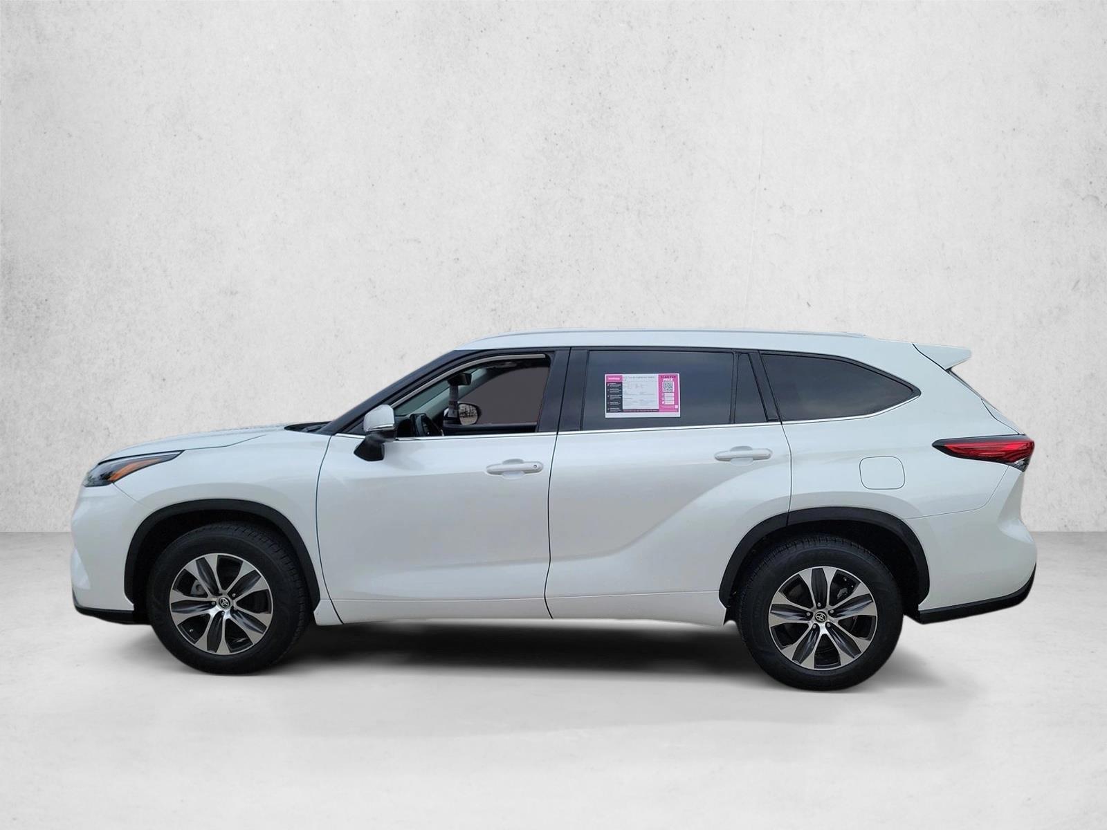 Thumbnail: 2022 Toyota Highlander - 2