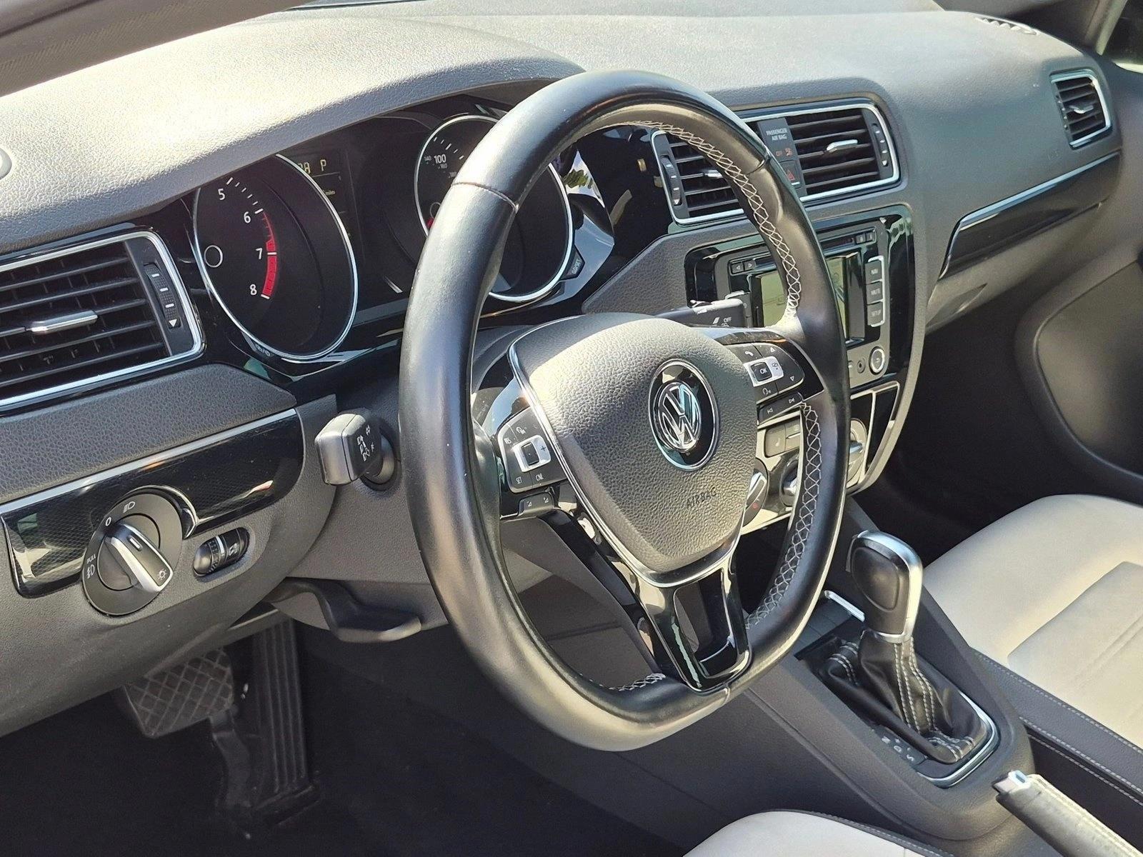 Thumbnail: 2015 Volkswagen Jetta - 3