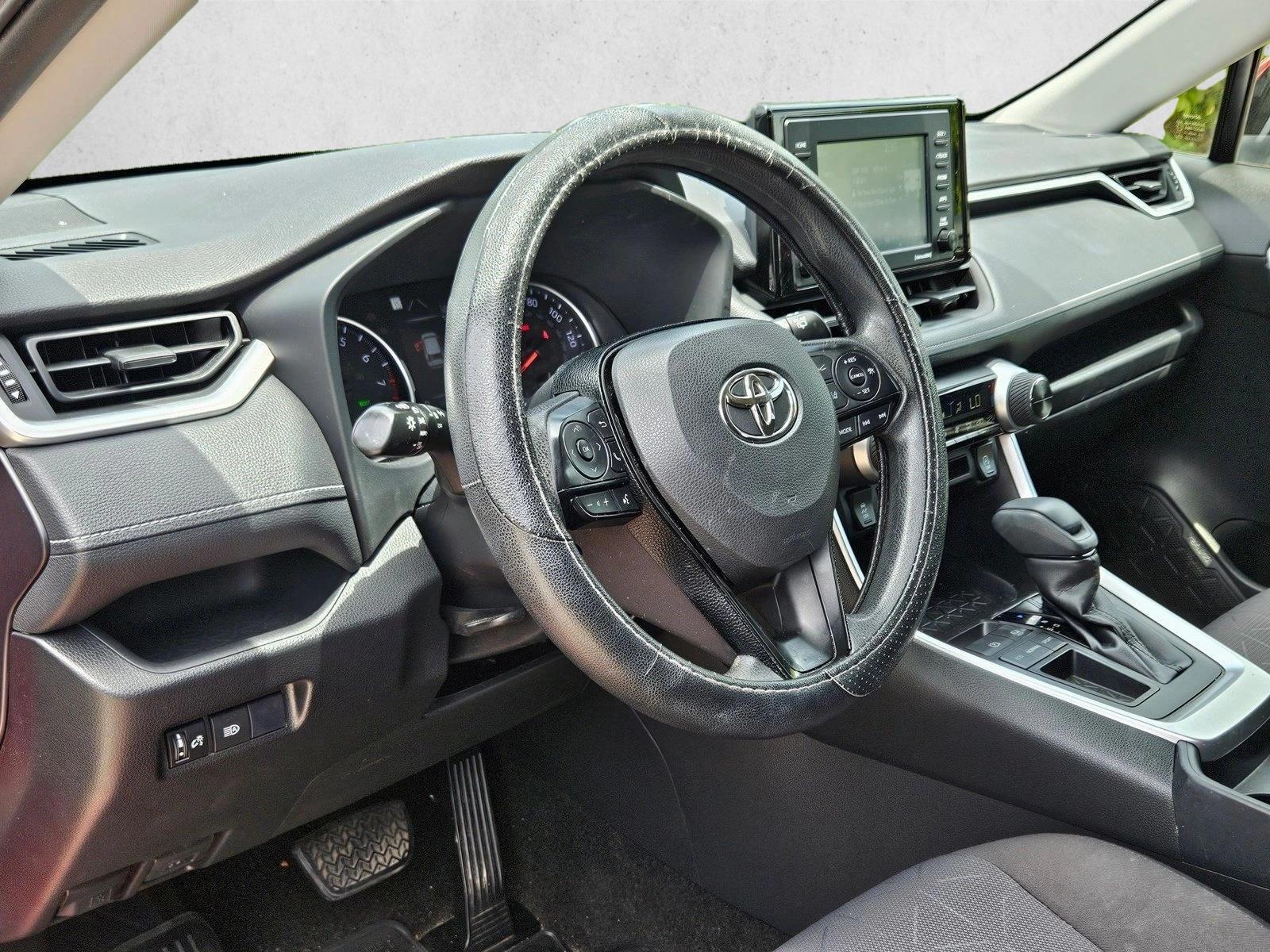 Thumbnail: 2021 Toyota RAV4 - 3