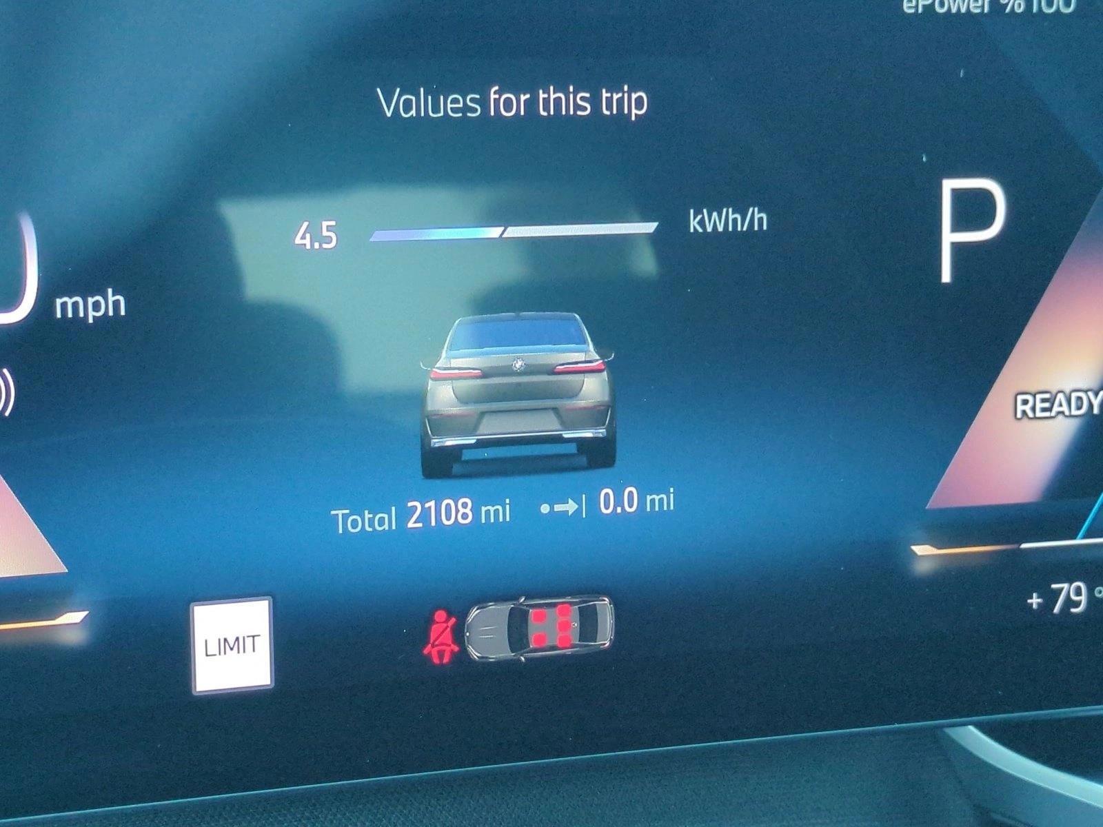 2025 BMW i7 50 - Photo 11
