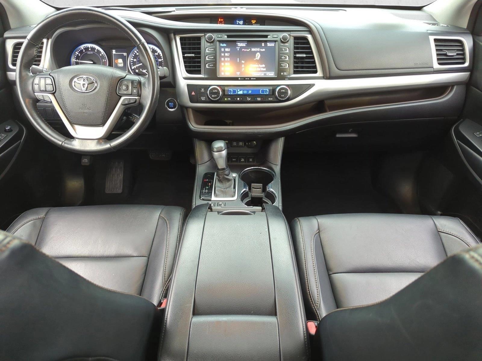 Thumbnail: 2017 Toyota Highlander - 4