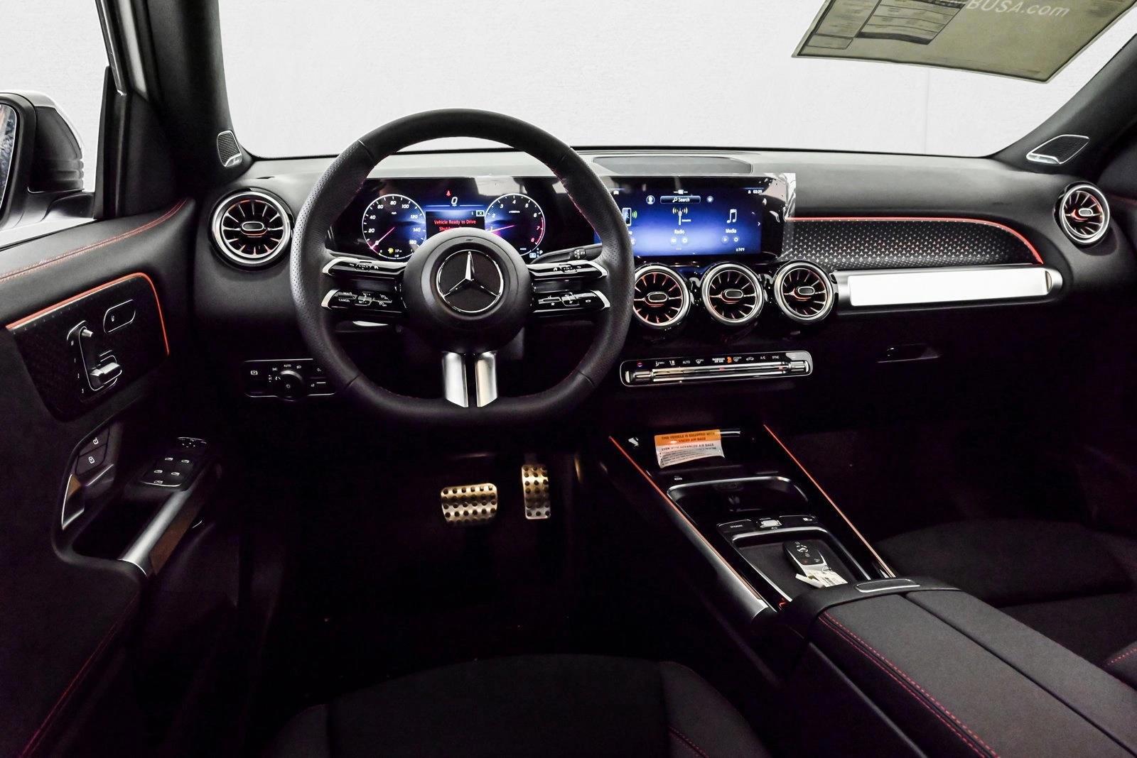 Thumbnail: 2025 Mercedes-Benz GLB - 2