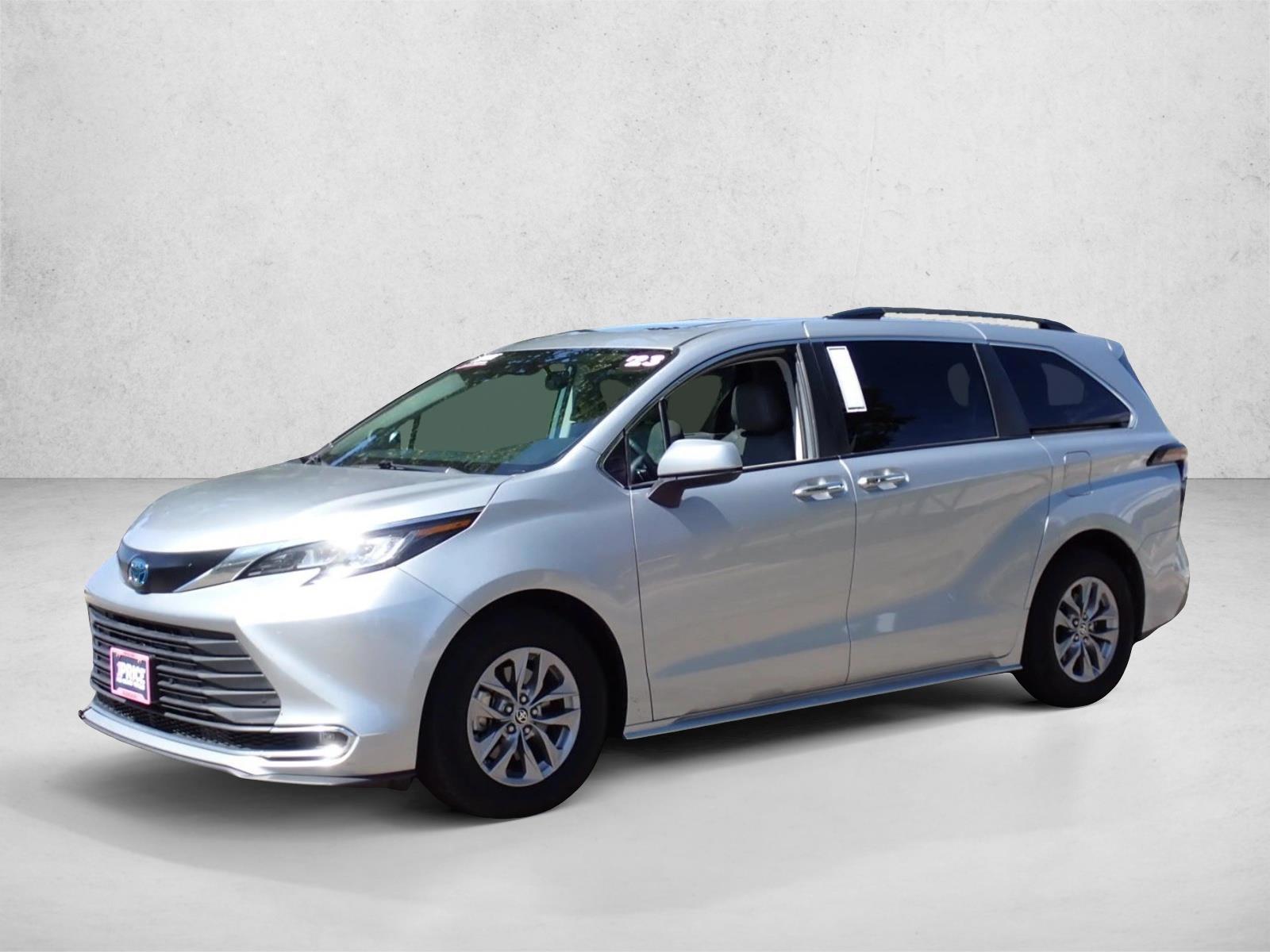 2023 Toyota Sienna XLE