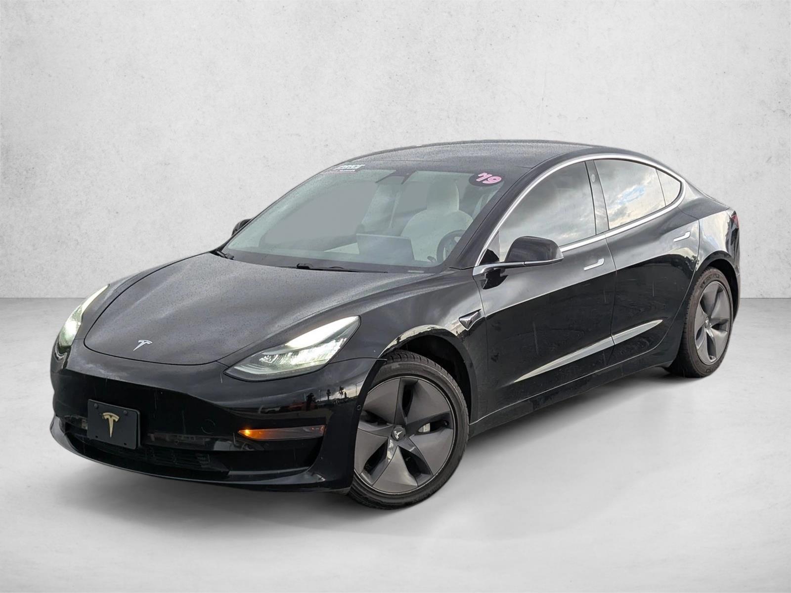 Thumbnail: 2019 Tesla Model 3 - 1