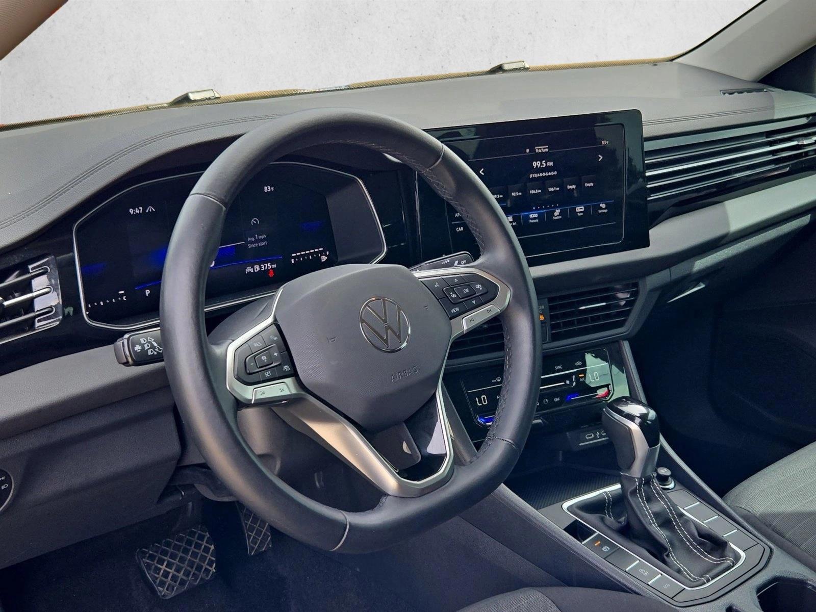 Thumbnail: 2025 Volkswagen Jetta - 3
