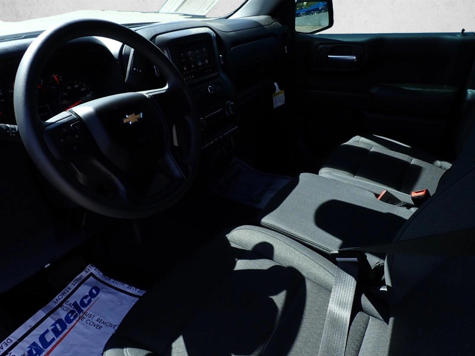 Thumbnail: 2026 Chevrolet Silverado 1500 - 3