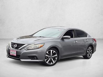 2017 Nissan Altima SR -
                  Carlsbad, CA