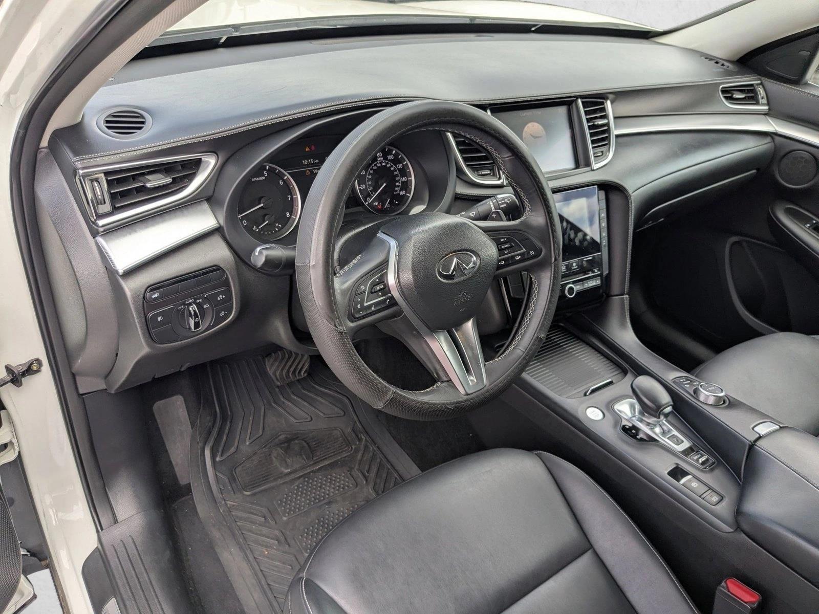 Thumbnail: 2019 INFINITI QX50 - 3