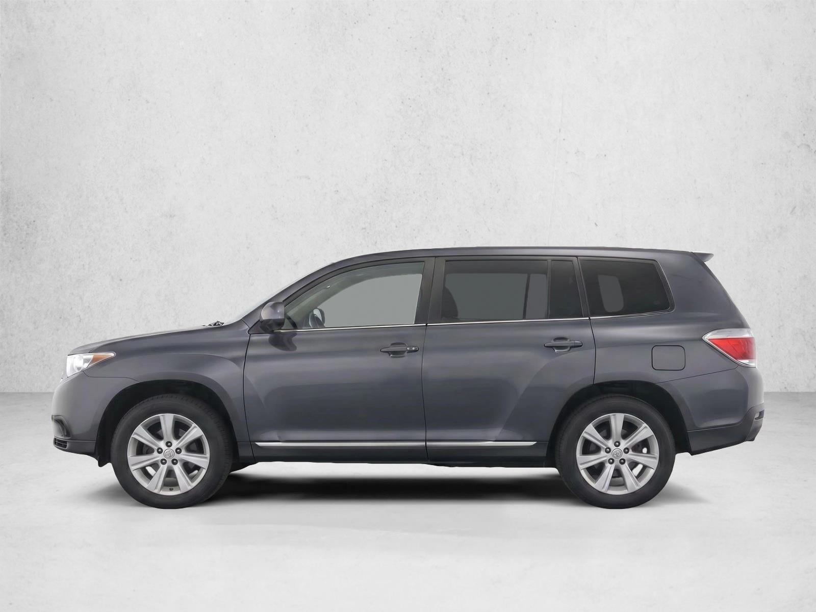 Thumbnail: 2013 Toyota Highlander - 2