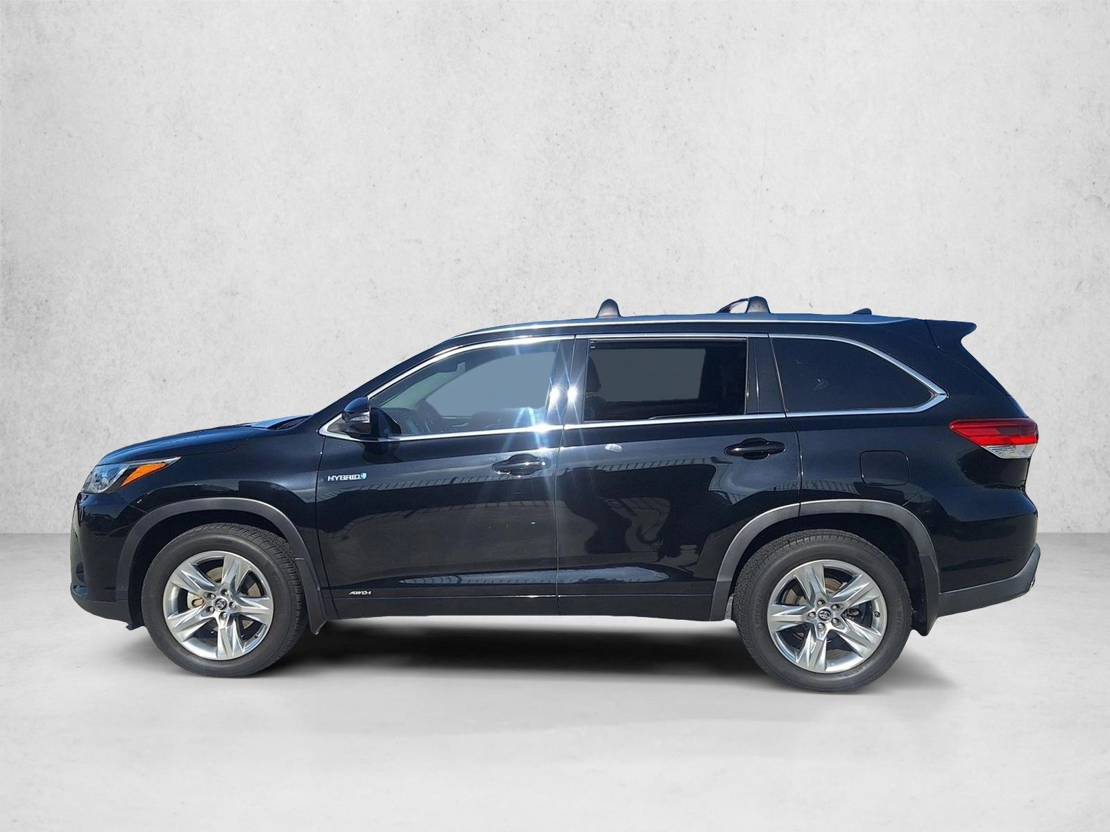 Thumbnail: 2017 Toyota Highlander - 2
