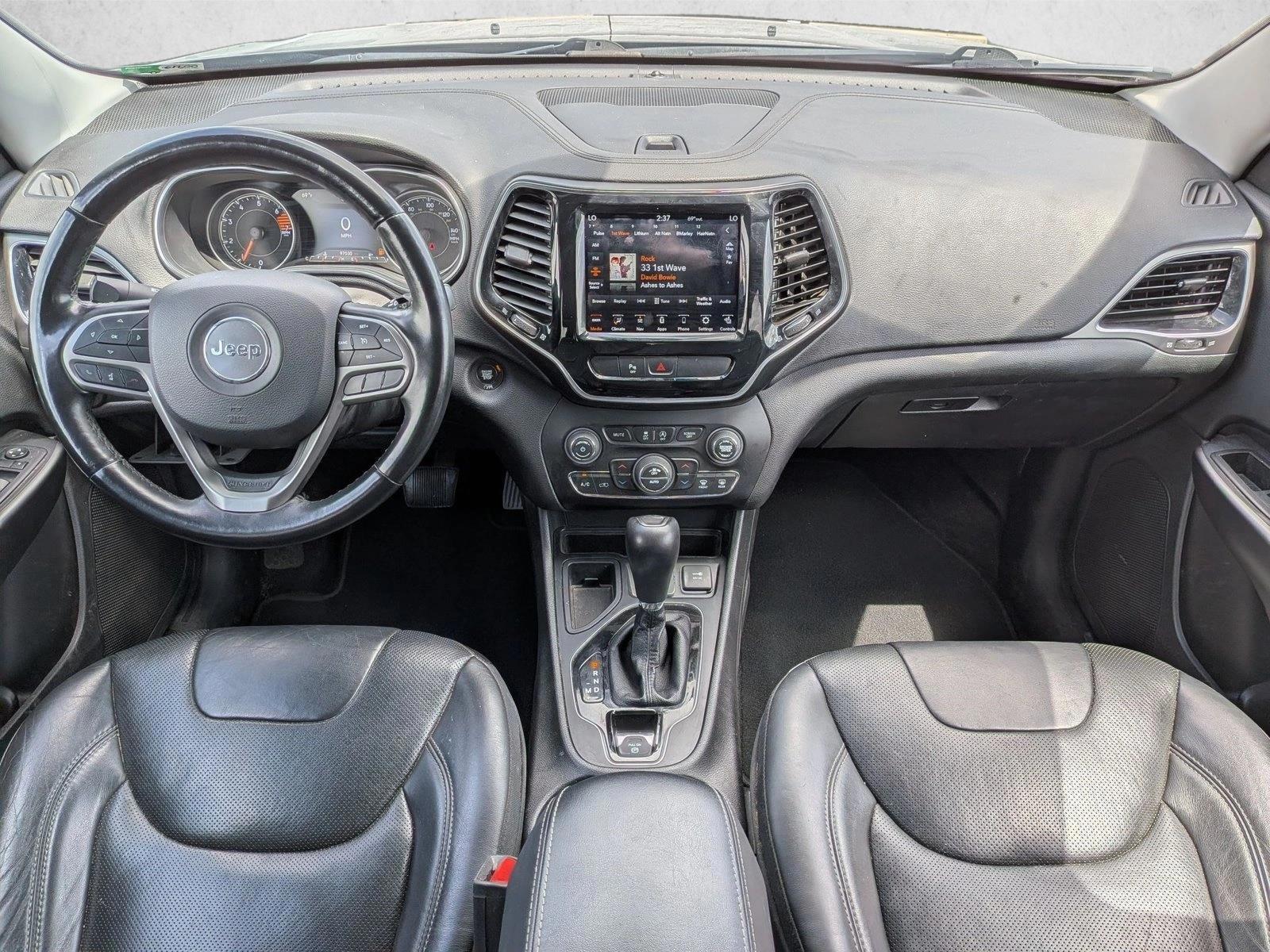 Thumbnail: 2019 Jeep Cherokee - 3