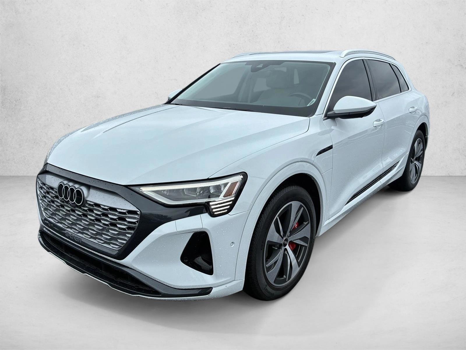 Thumbnail: 2024 Audi Q8 e-tron - 1