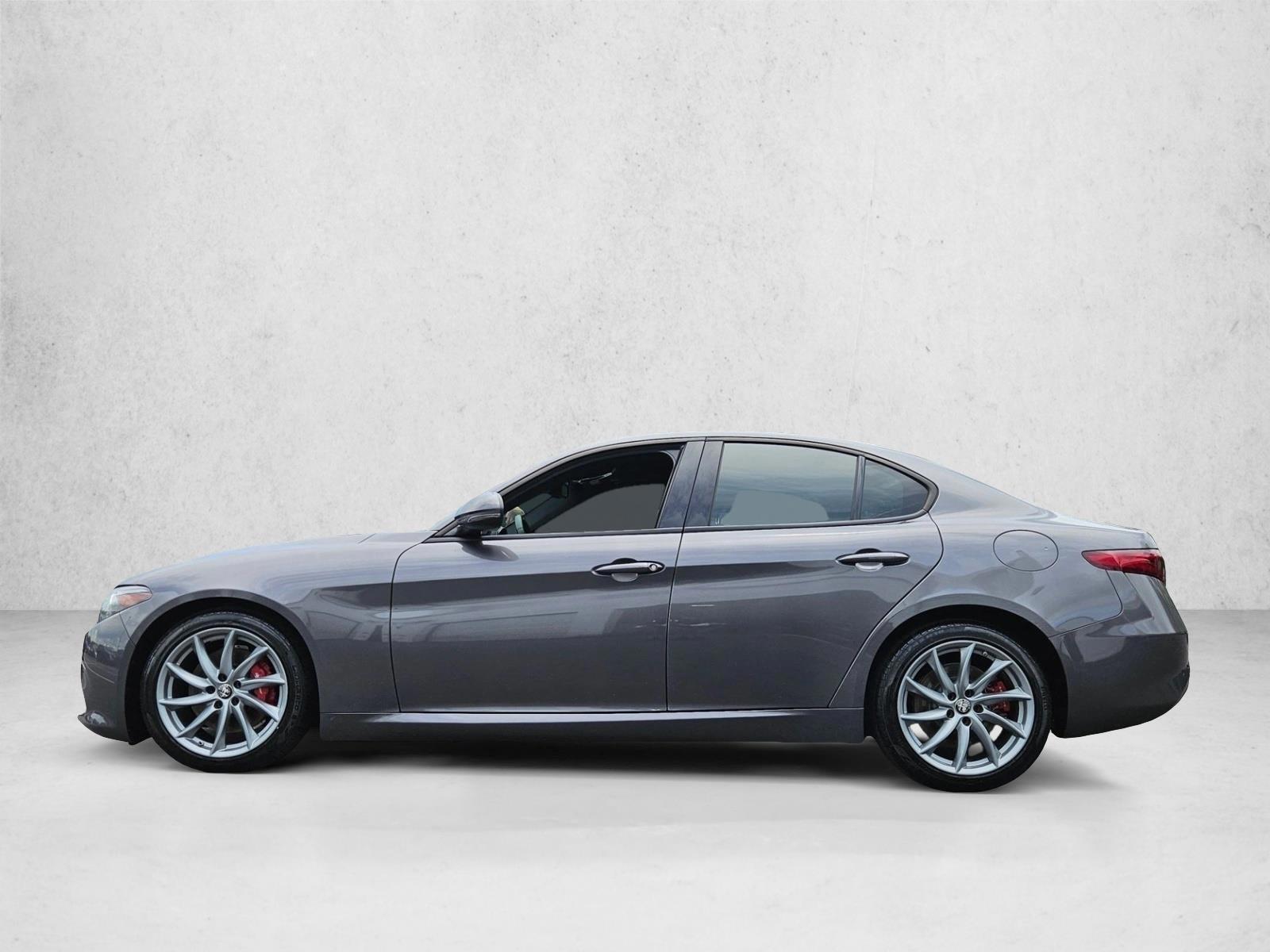 Thumbnail: 2022 Alfa Romeo Giulia - 2