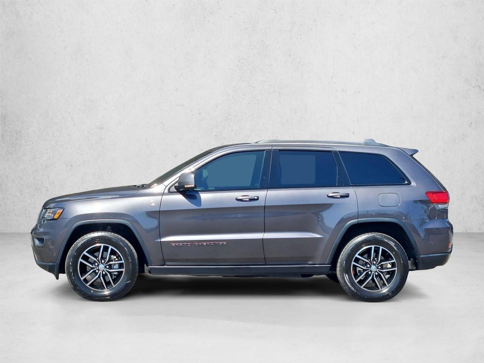 Thumbnail: 2017 Jeep Grand Cherokee - 3