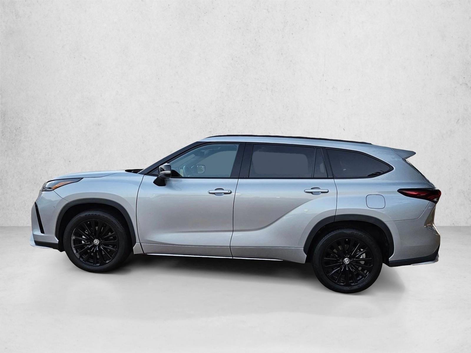 Thumbnail: 2025 Toyota Highlander - 2