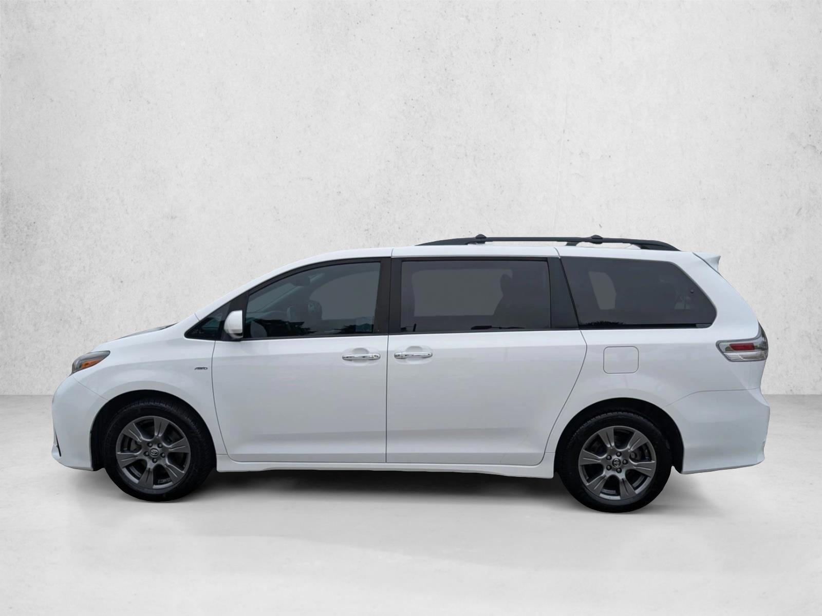 Thumbnail: 2019 Toyota Sienna - 2