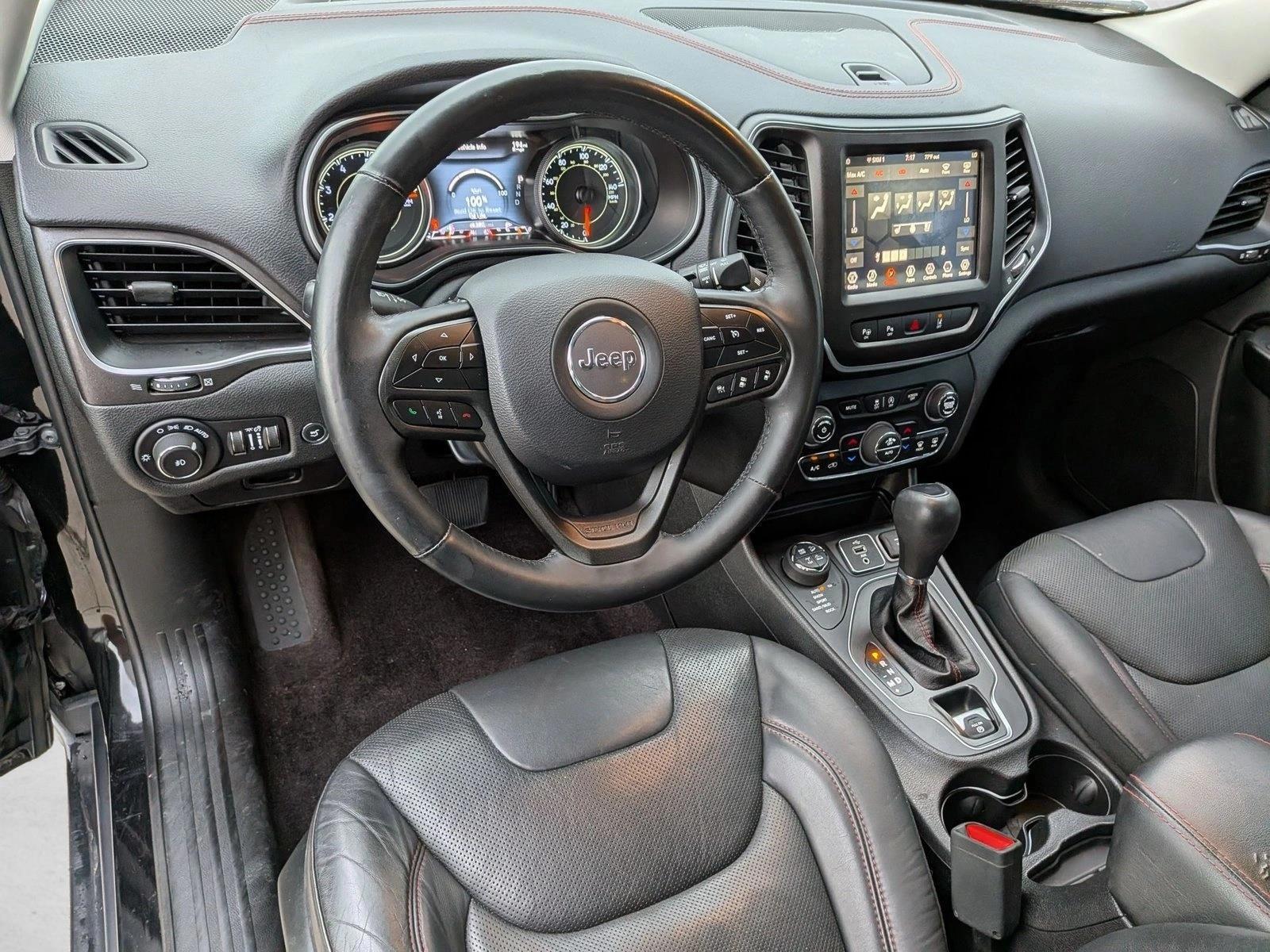 Thumbnail: 2019 Jeep Cherokee - 3
