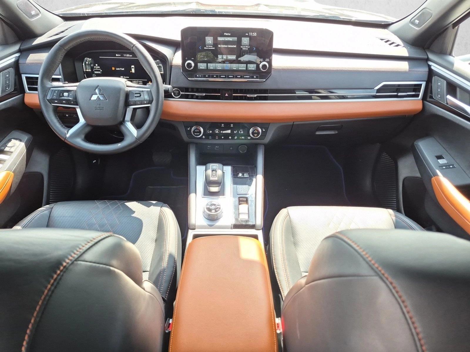 Thumbnail: 2023 Mitsubishi Outlander - 3