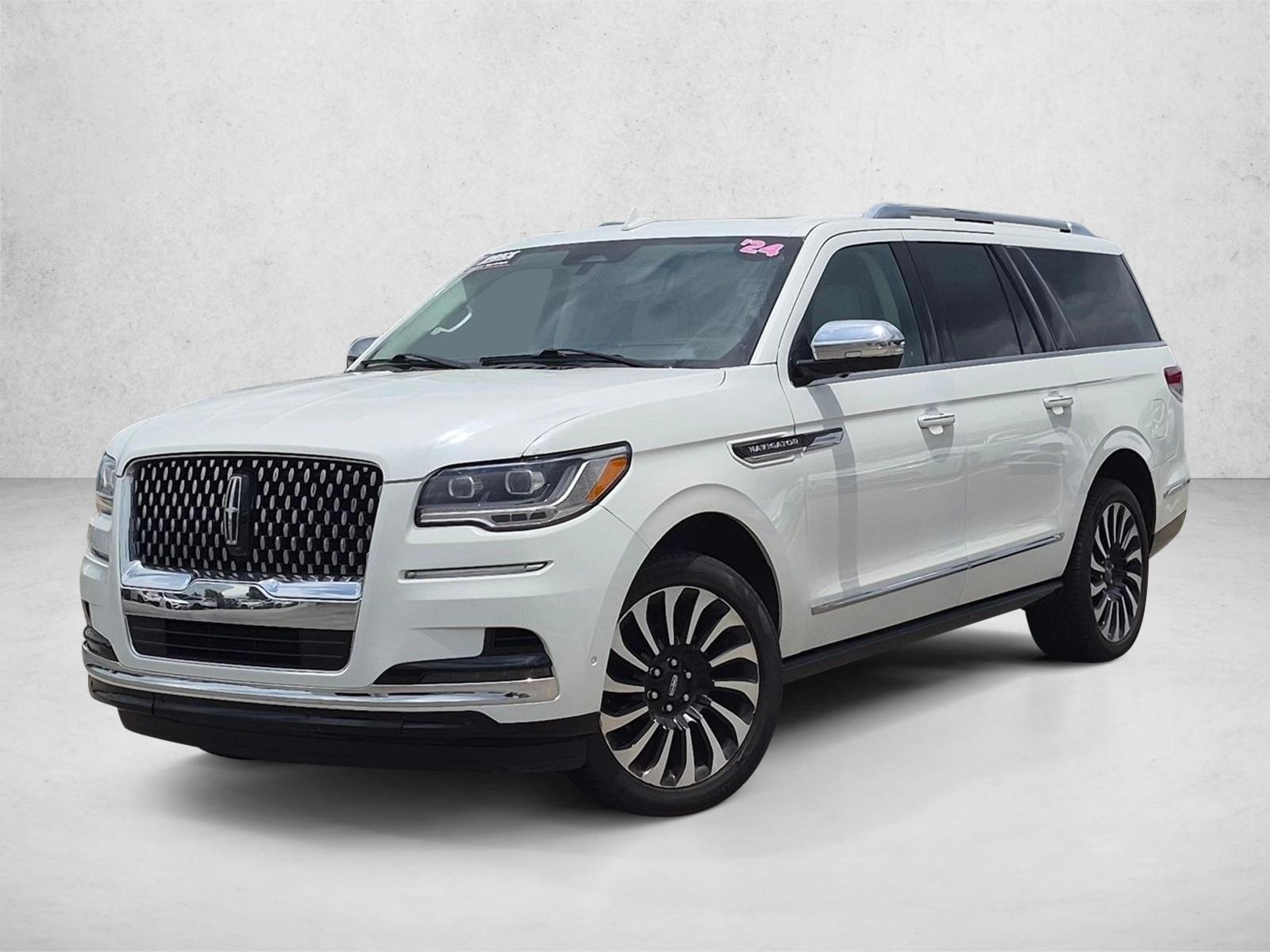 Thumbnail: 2024 Lincoln Navigator L - 1
