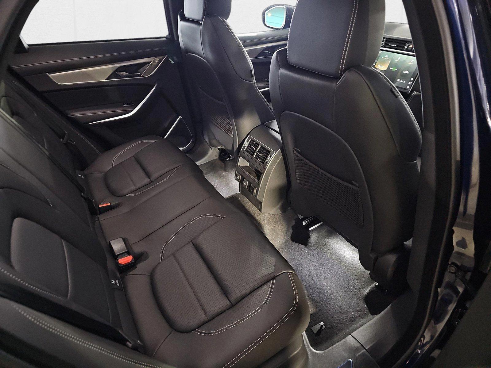 2026 Jaguar F-Pace R-Dynamic S - Photo 11