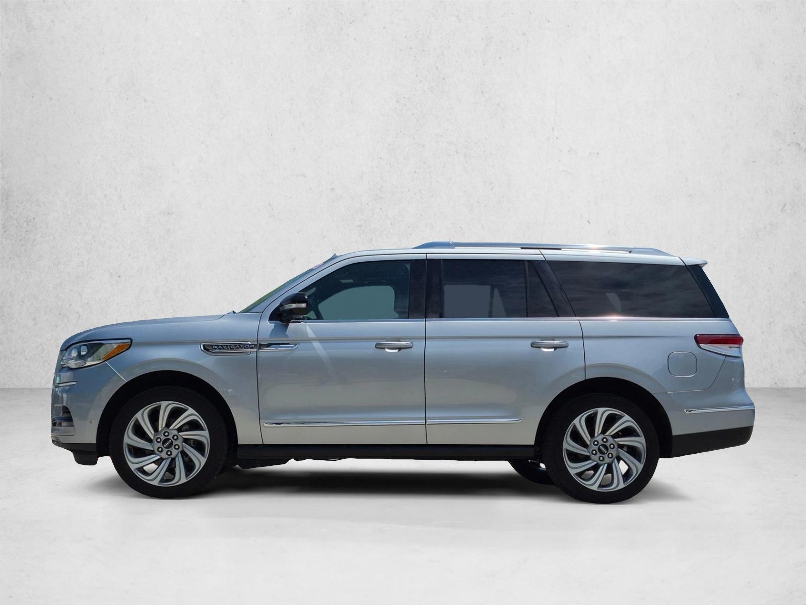 Thumbnail: 2023 Lincoln Navigator - 2