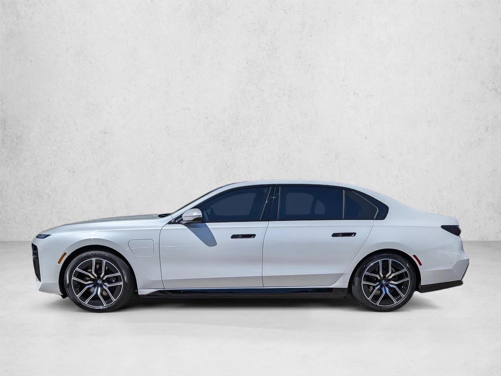 Thumbnail: 2026 BMW 7 Series - 2