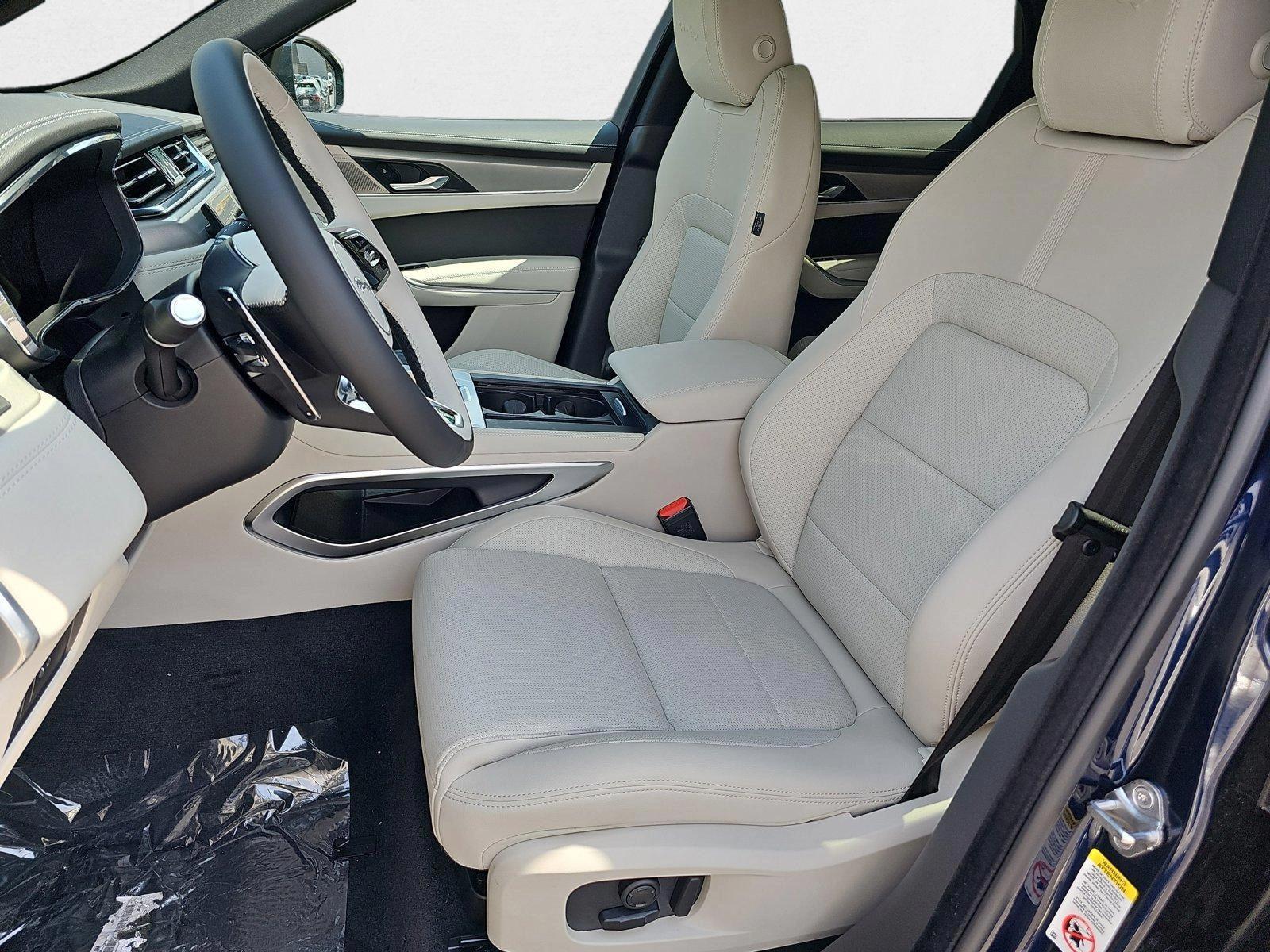 2026 Jaguar F-Pace R-Dynamic S - Photo 15