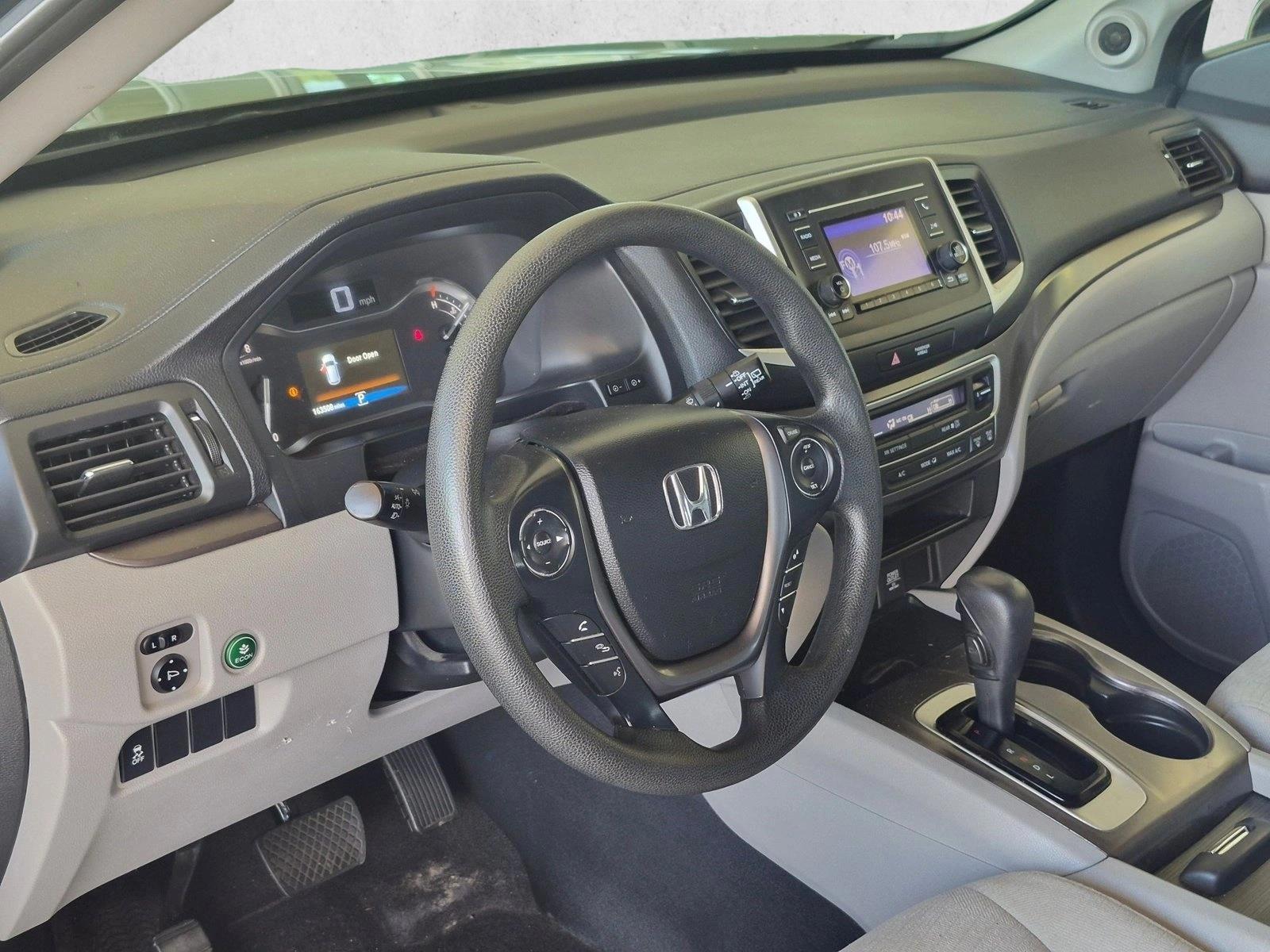 Thumbnail: 2017 Honda Pilot - 3