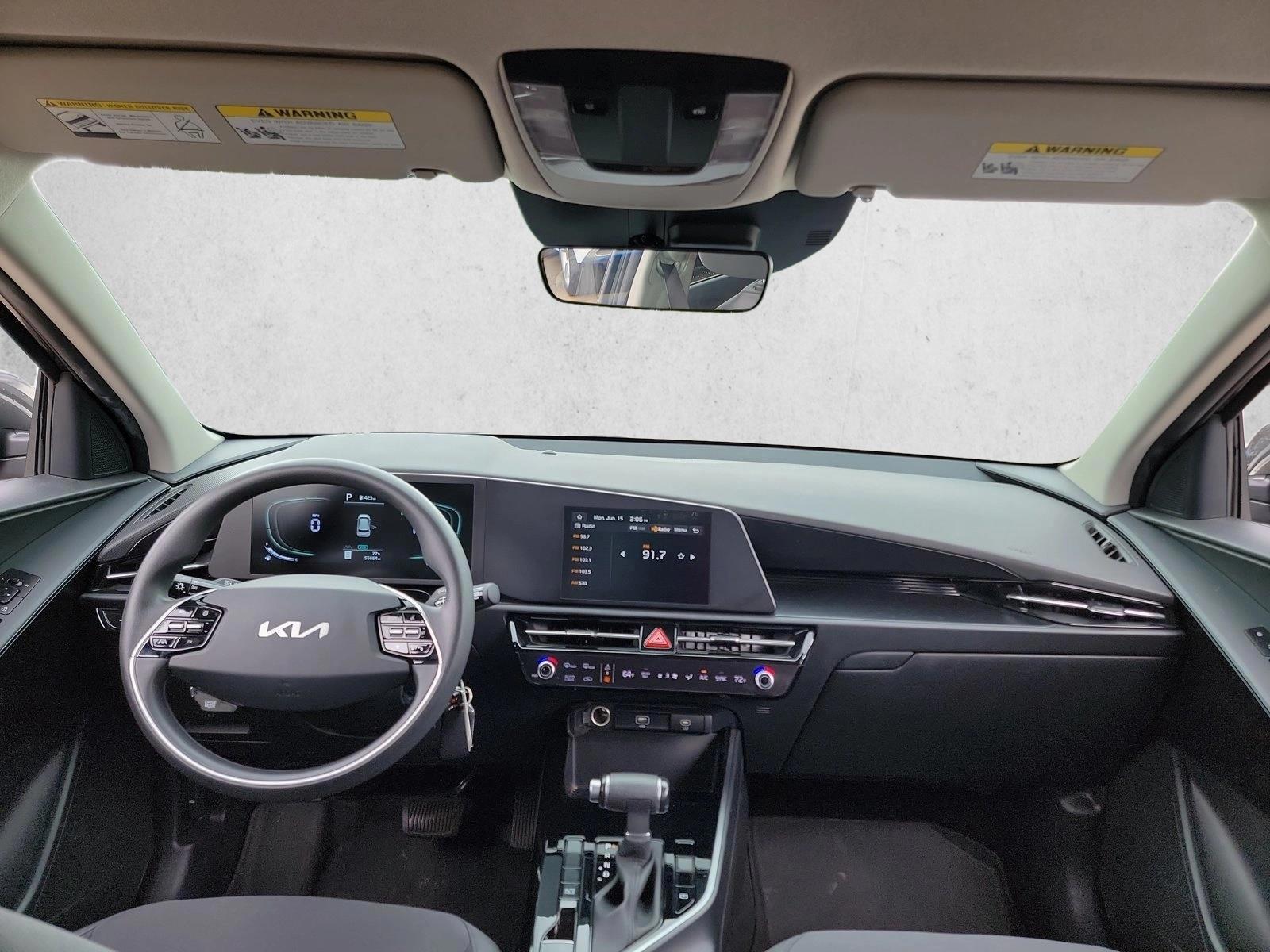 Thumbnail: 2023 Kia Niro - 3