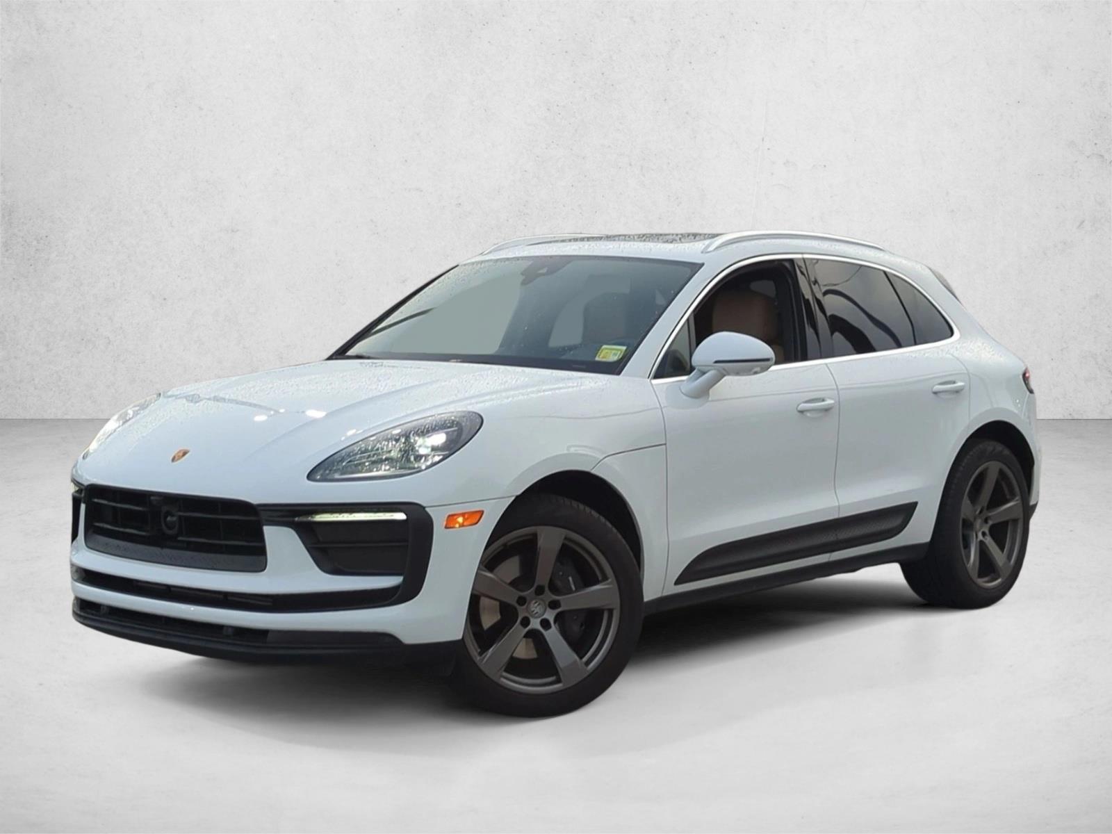 Thumbnail: 2023 Porsche Macan - 1