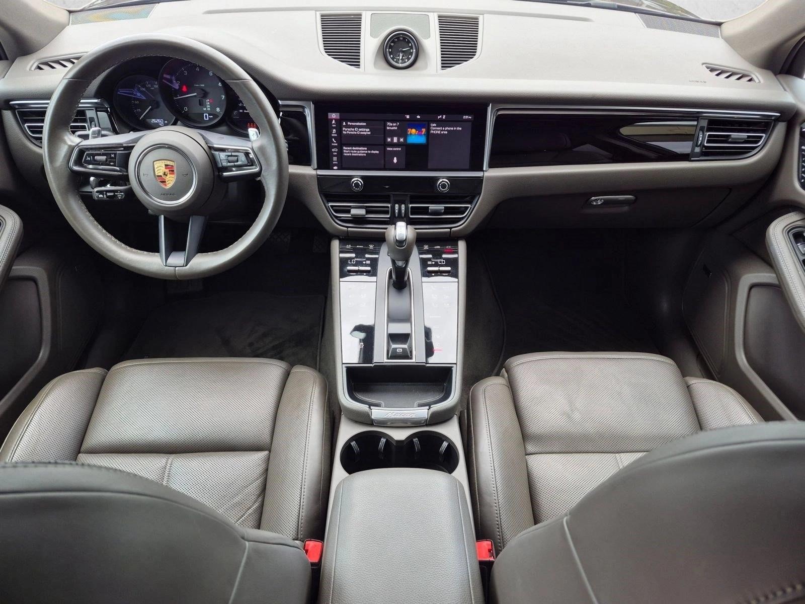 Thumbnail: 2024 Porsche Macan - 5