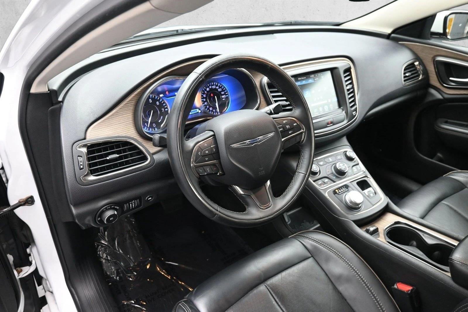 Thumbnail: 2015 Chrysler 200 - 3
