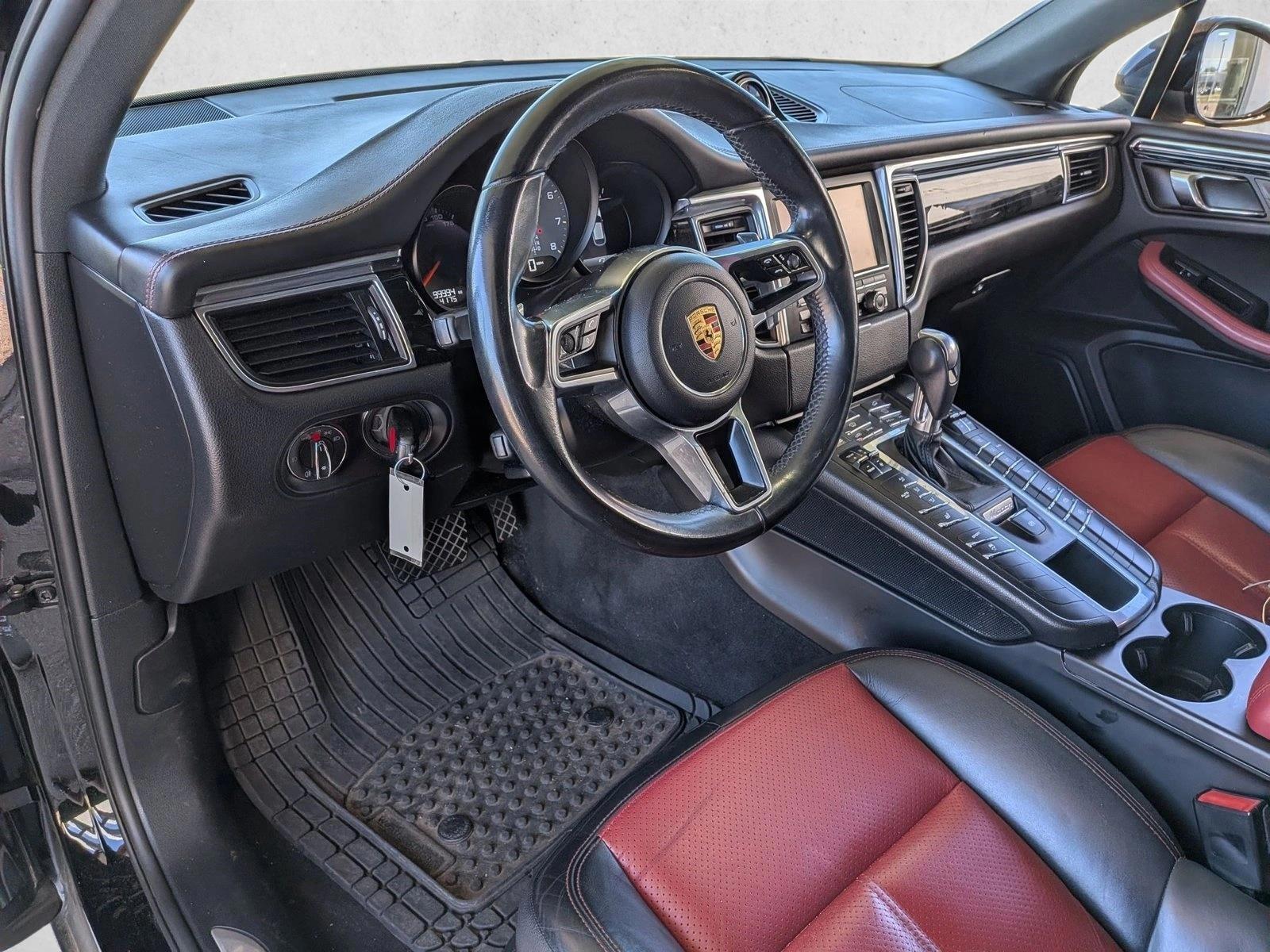 Thumbnail: 2016 Porsche Macan - 3