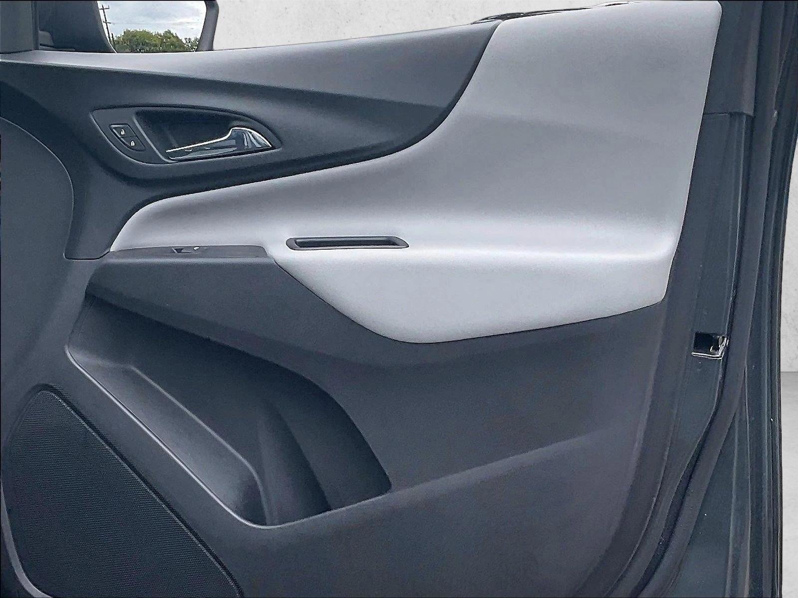 2020 Chevrolet Equinox LS - Photo 19