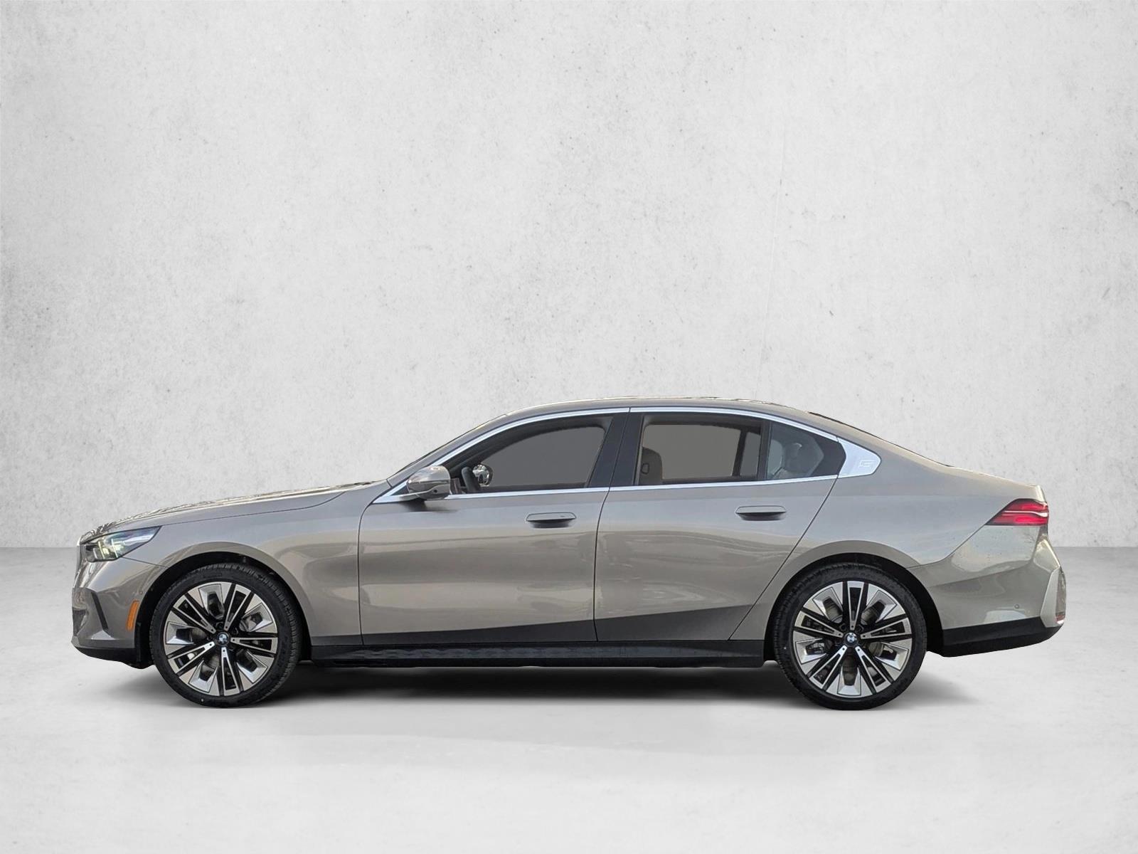 Thumbnail: 2026 BMW 5 Series - 2