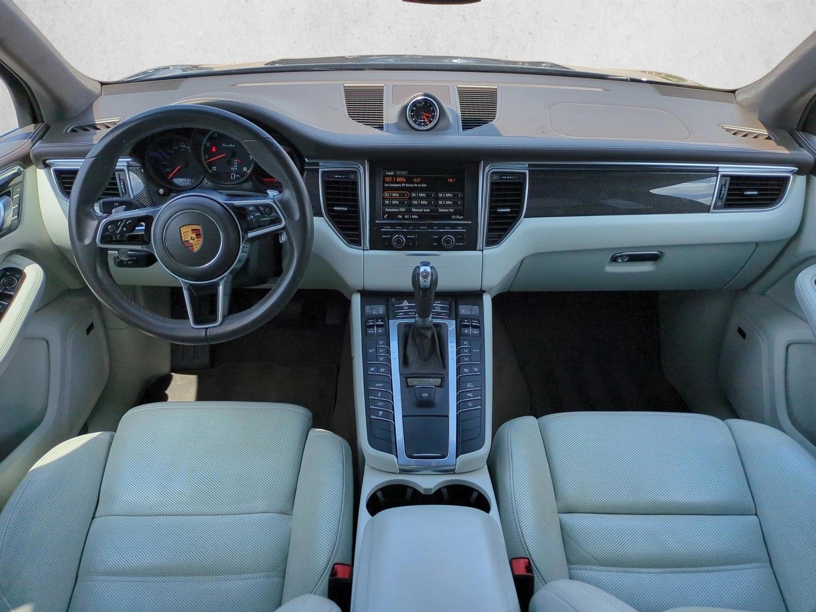 Thumbnail: 2016 Porsche Macan - 3